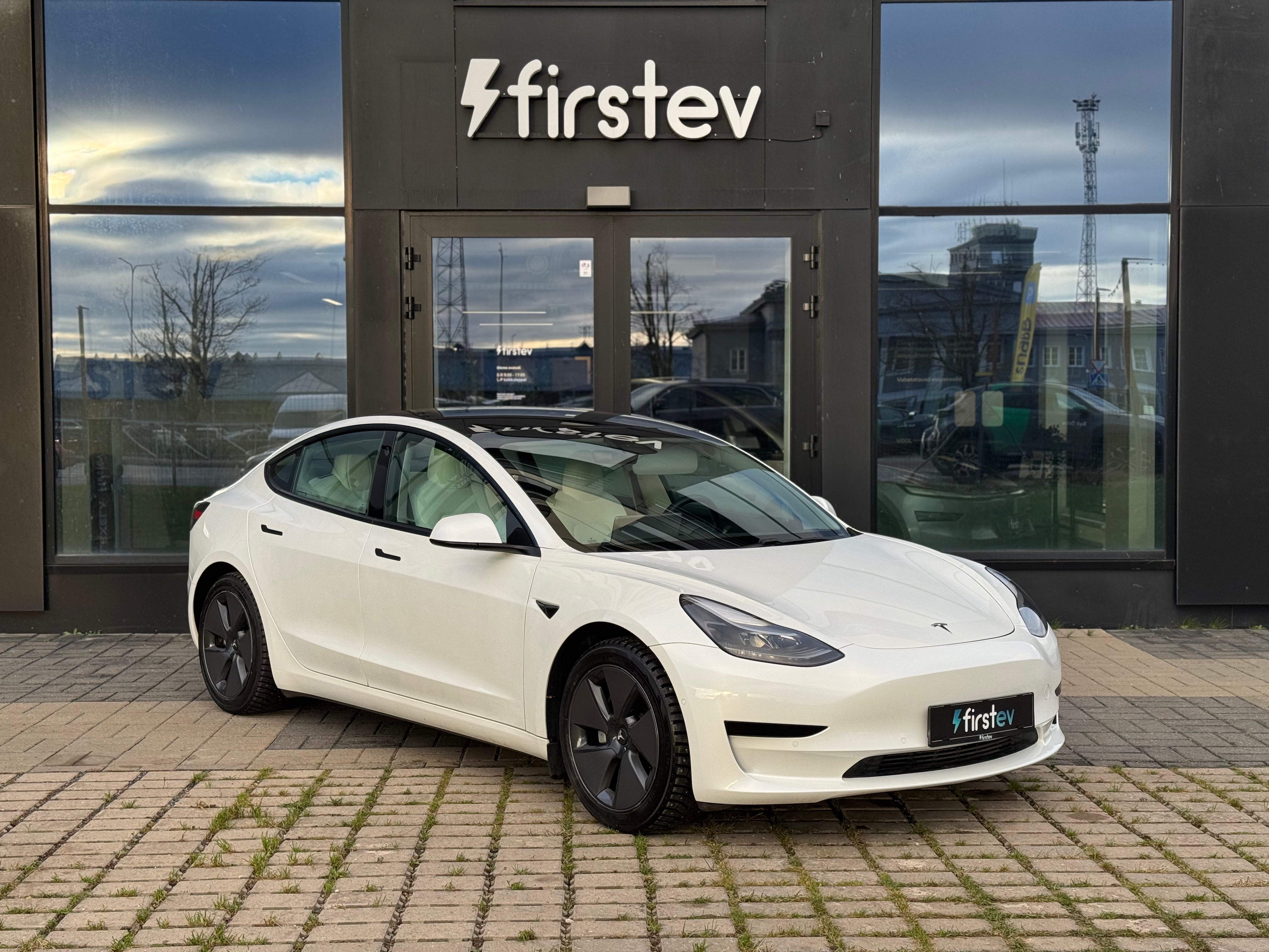 Tesla Model 3 Standard Range Plus 2021