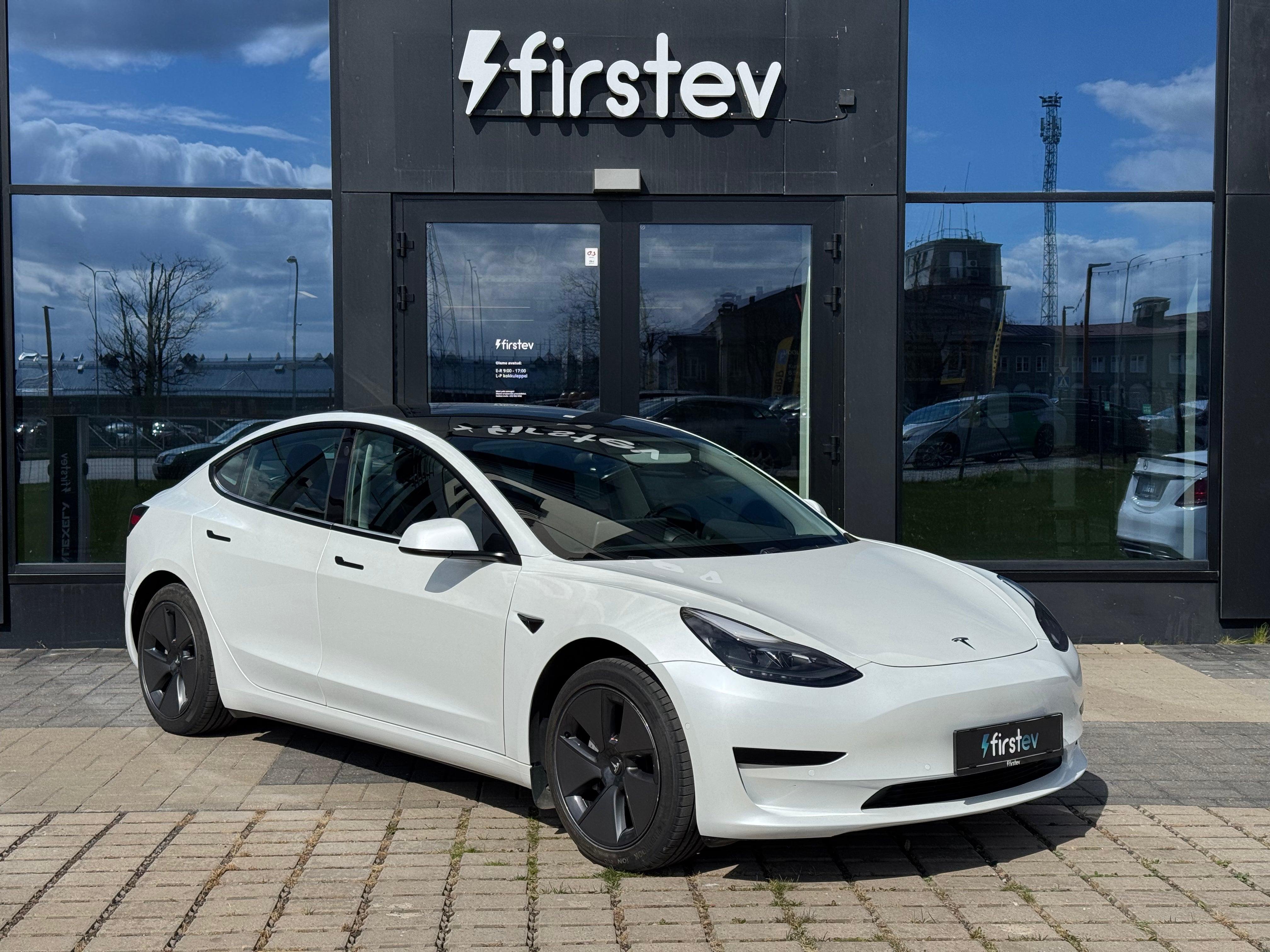 Tesla Model 3 Standard Range Plus 2021