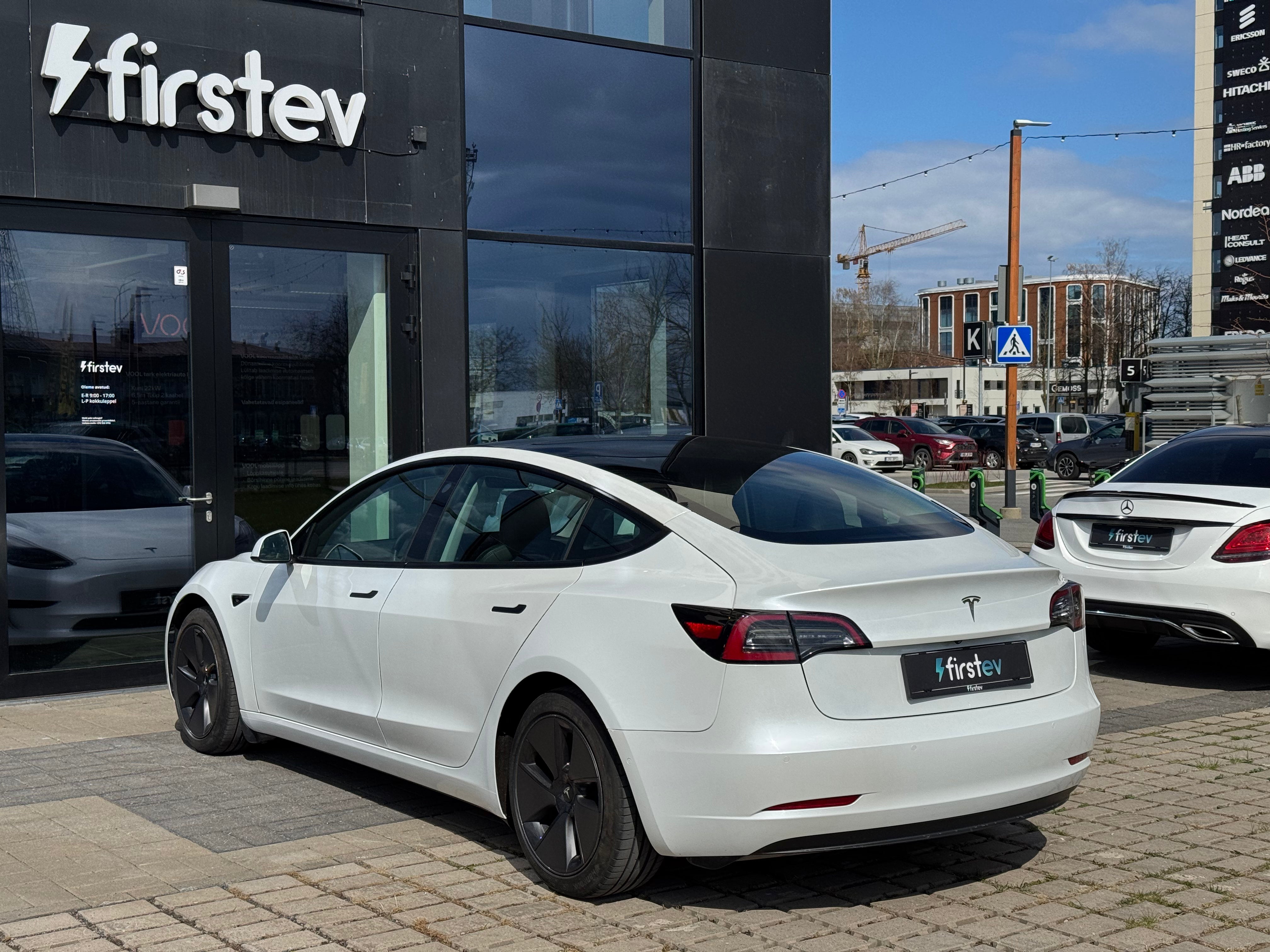 Tesla Model 3 Standard Range Plus 2021