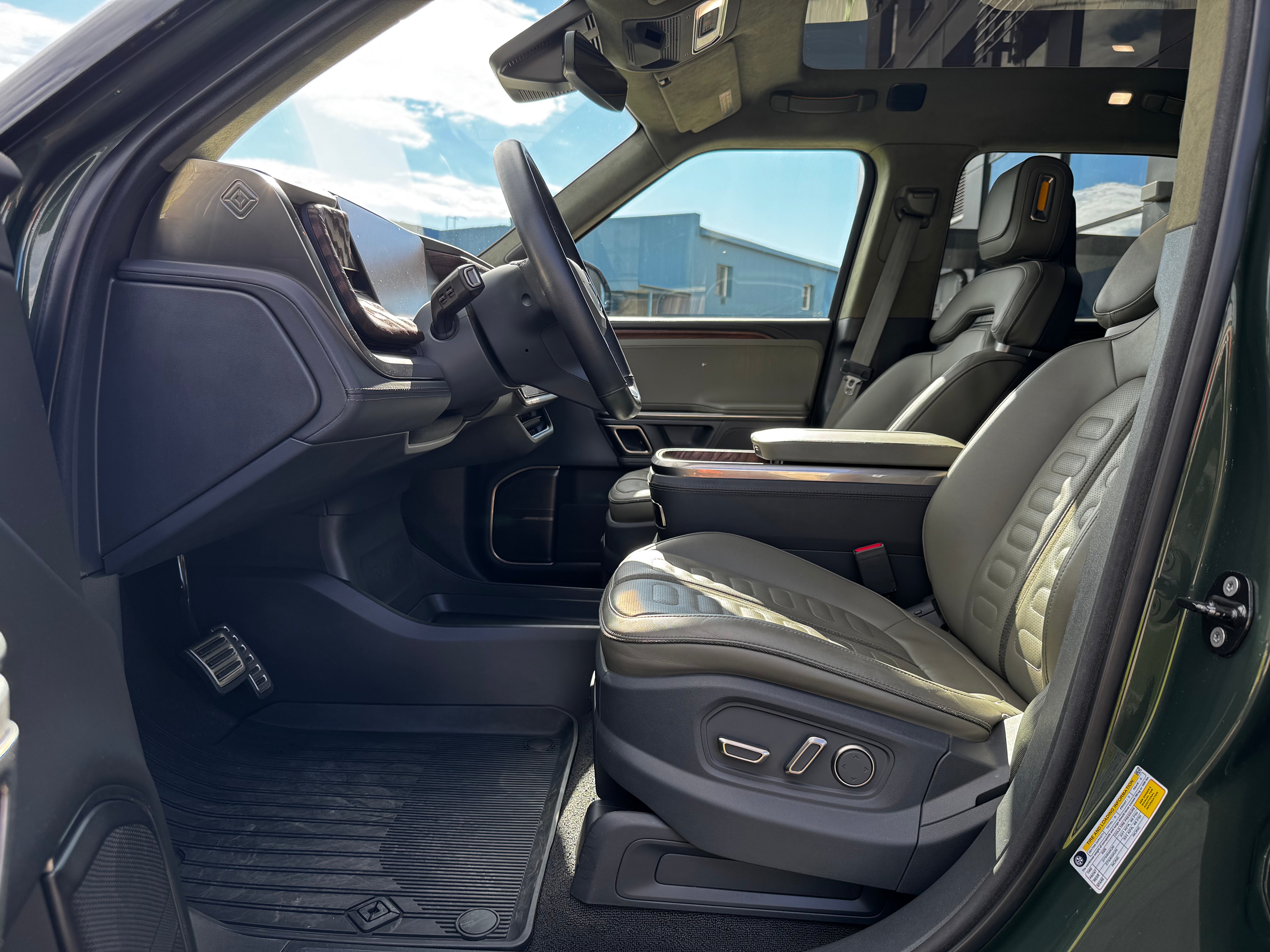 Rivian R1T Adventure Package