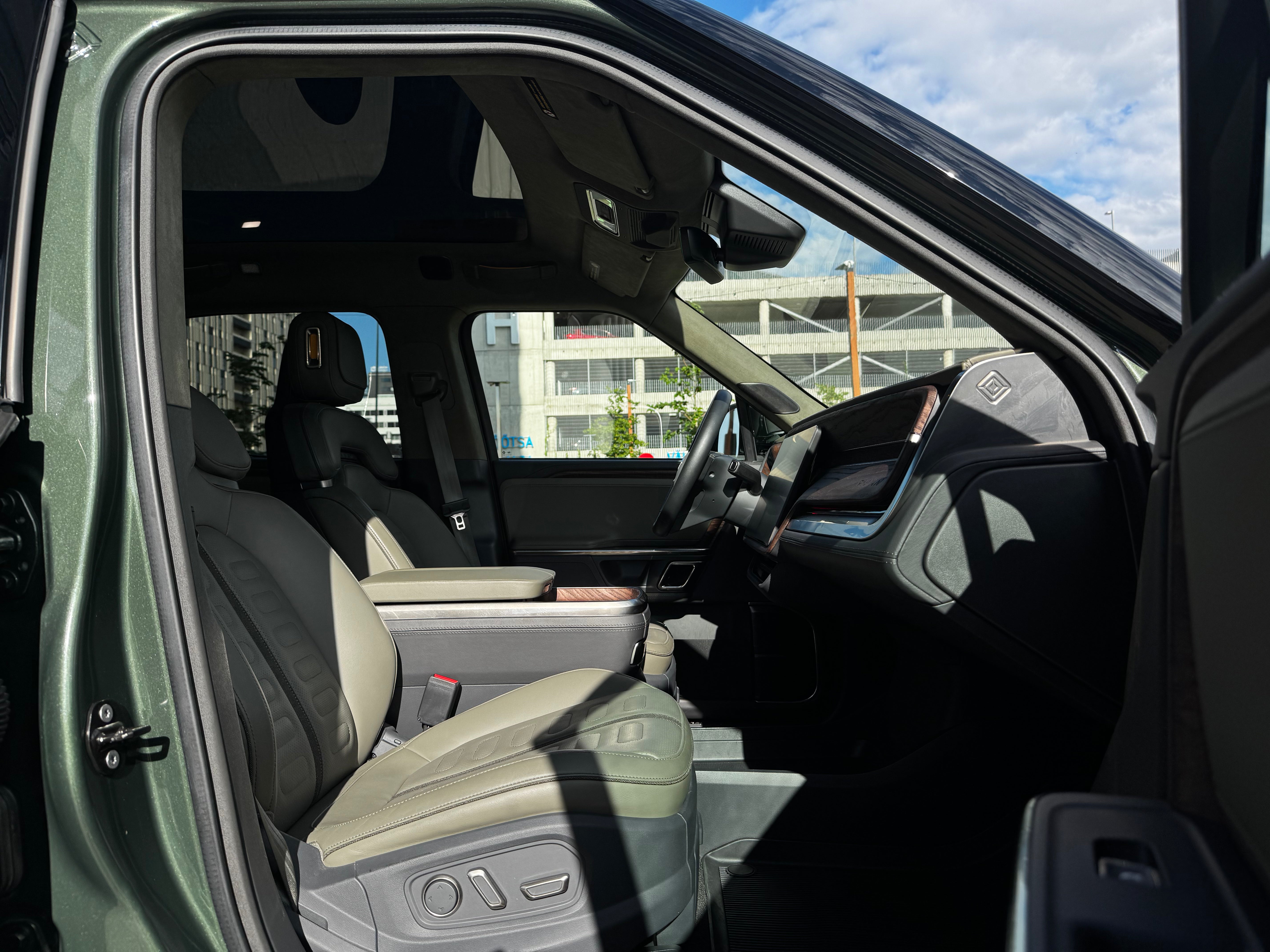 Rivian R1T Adventure Package