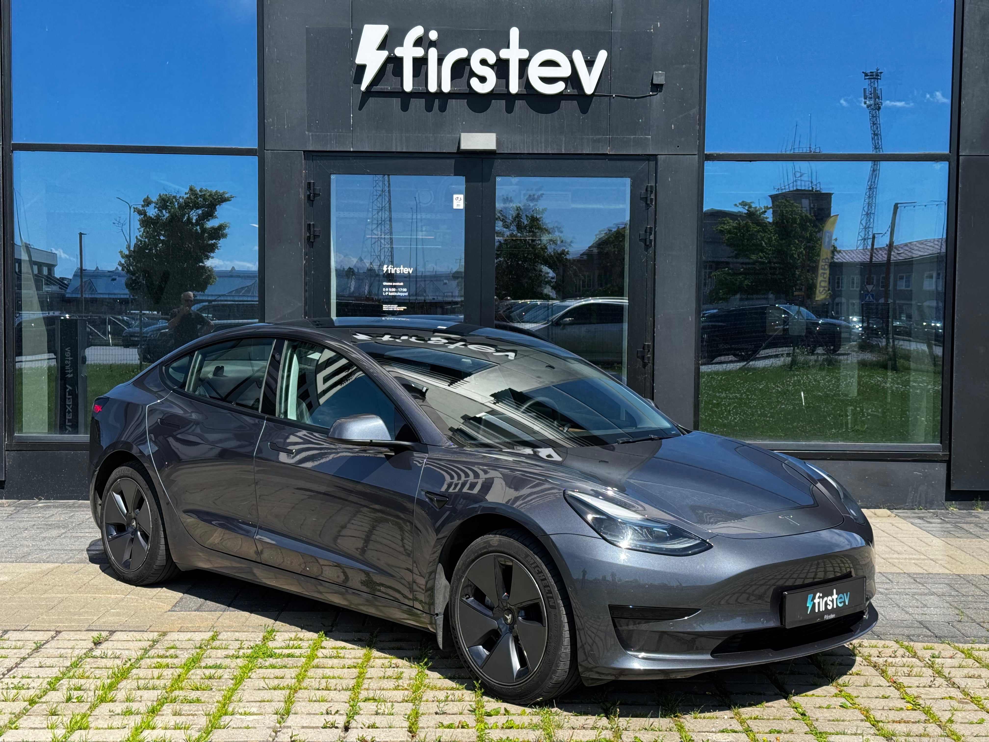 Tesla Model 3 Standard Range 2022