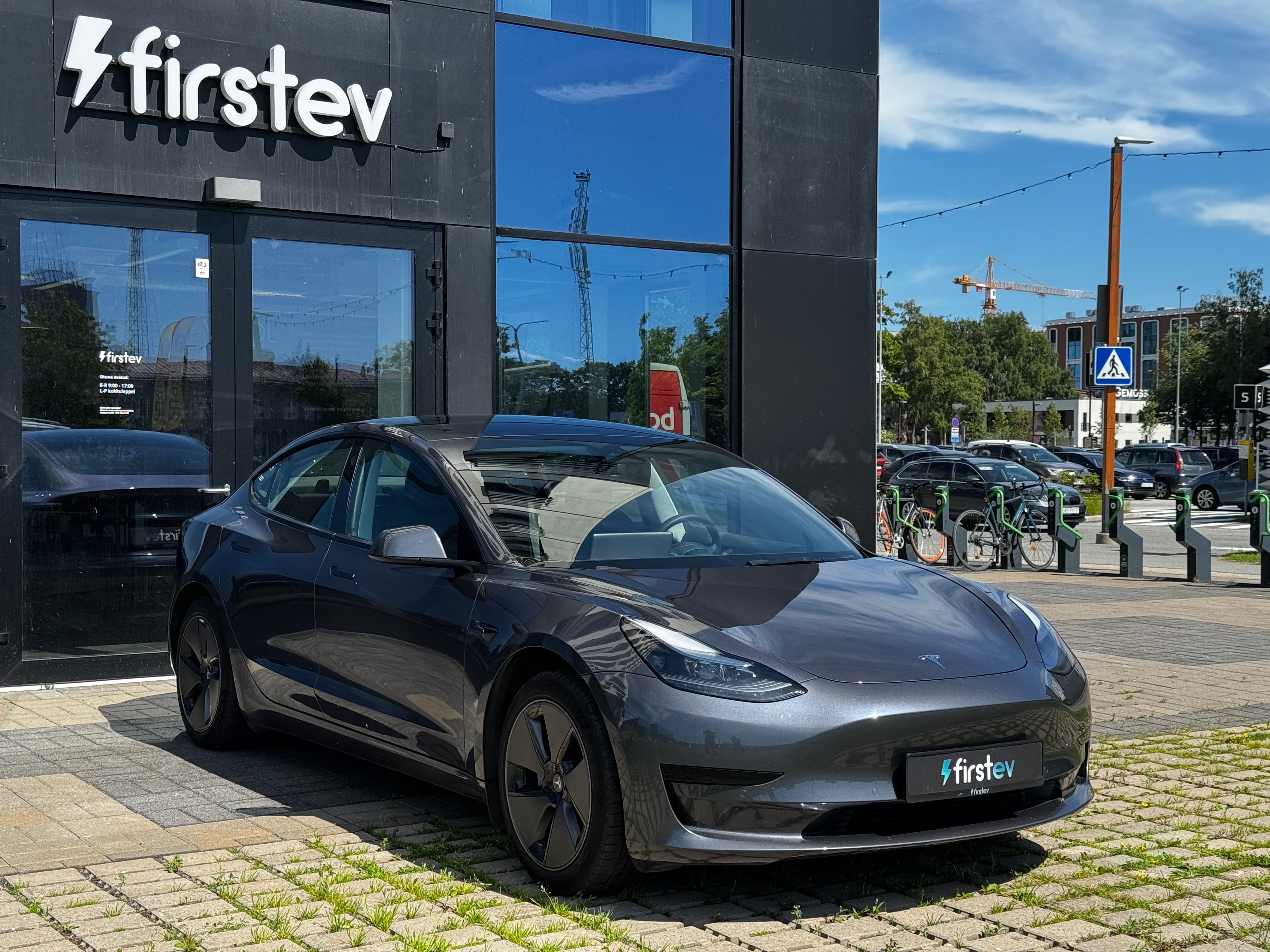 Tesla Model 3 Standard Range 2022