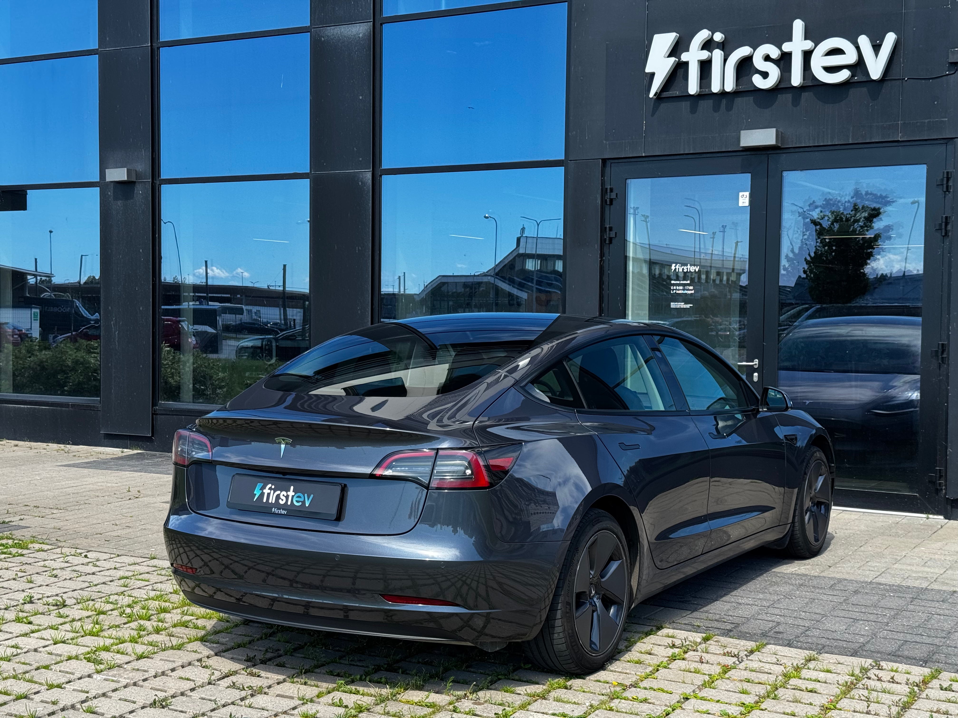 Tesla Model 3 Standard Range 2022
