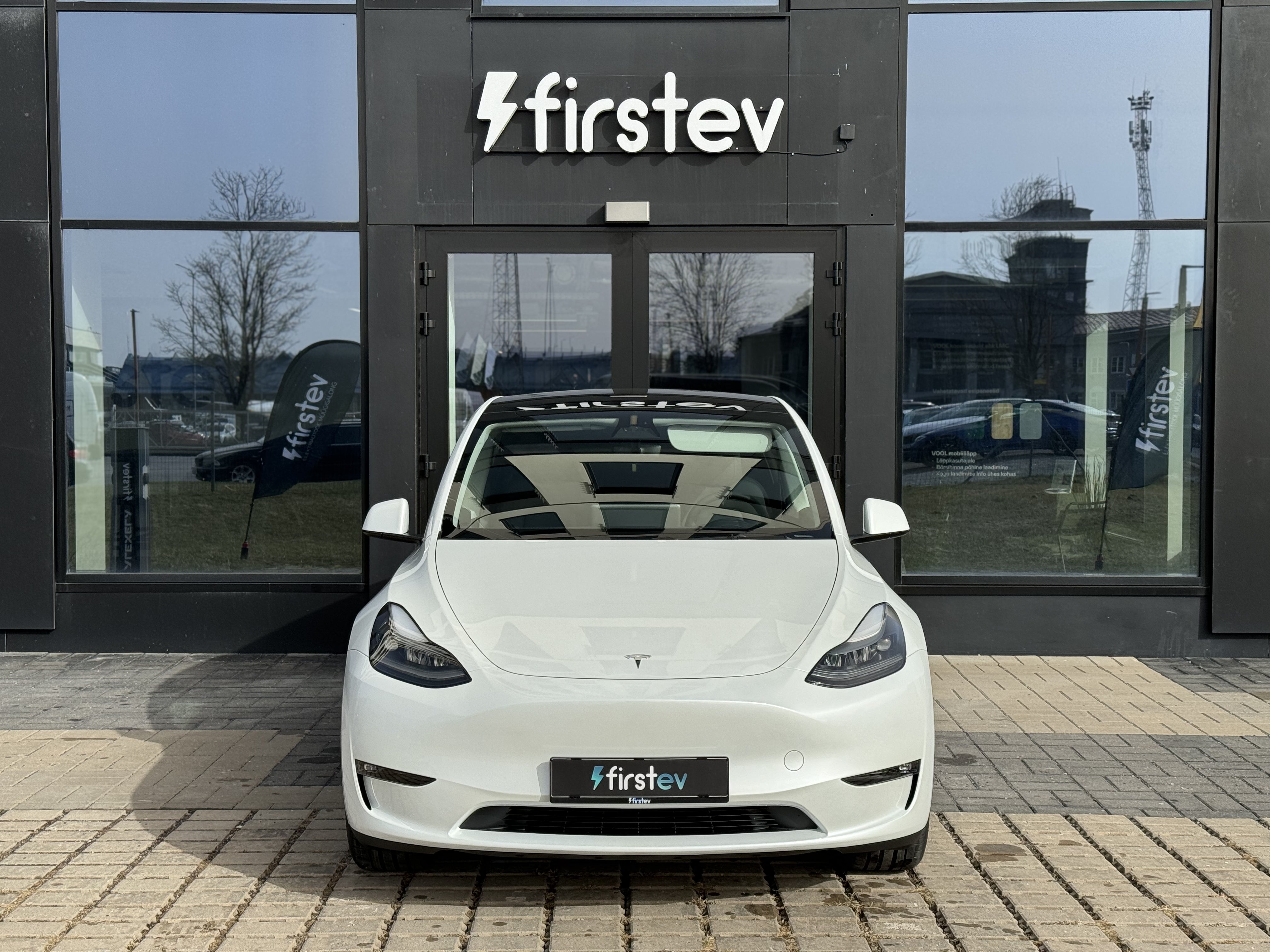 Tesla Model Y Long Range 2024