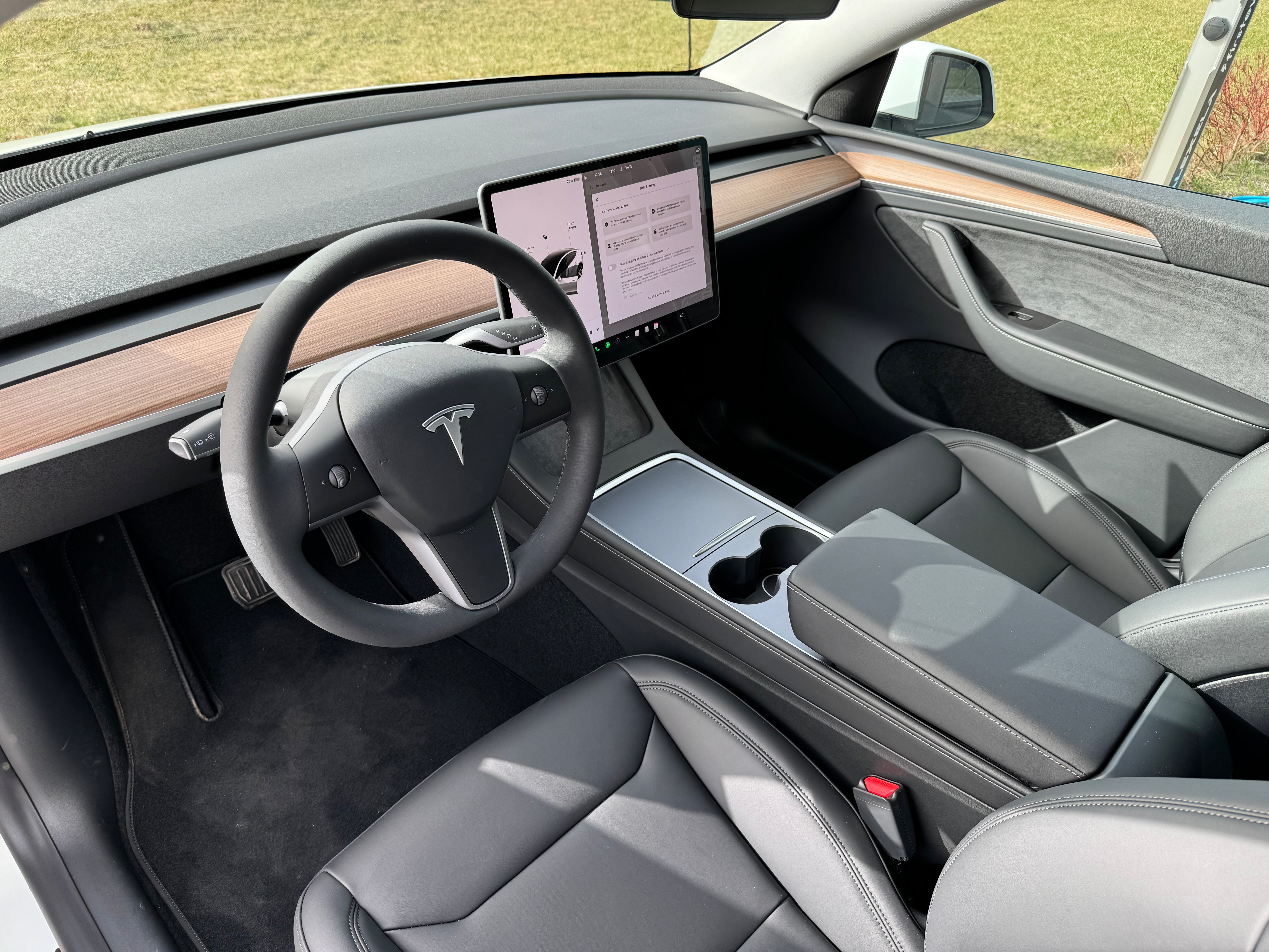 Tesla Model Y Long Range 2024