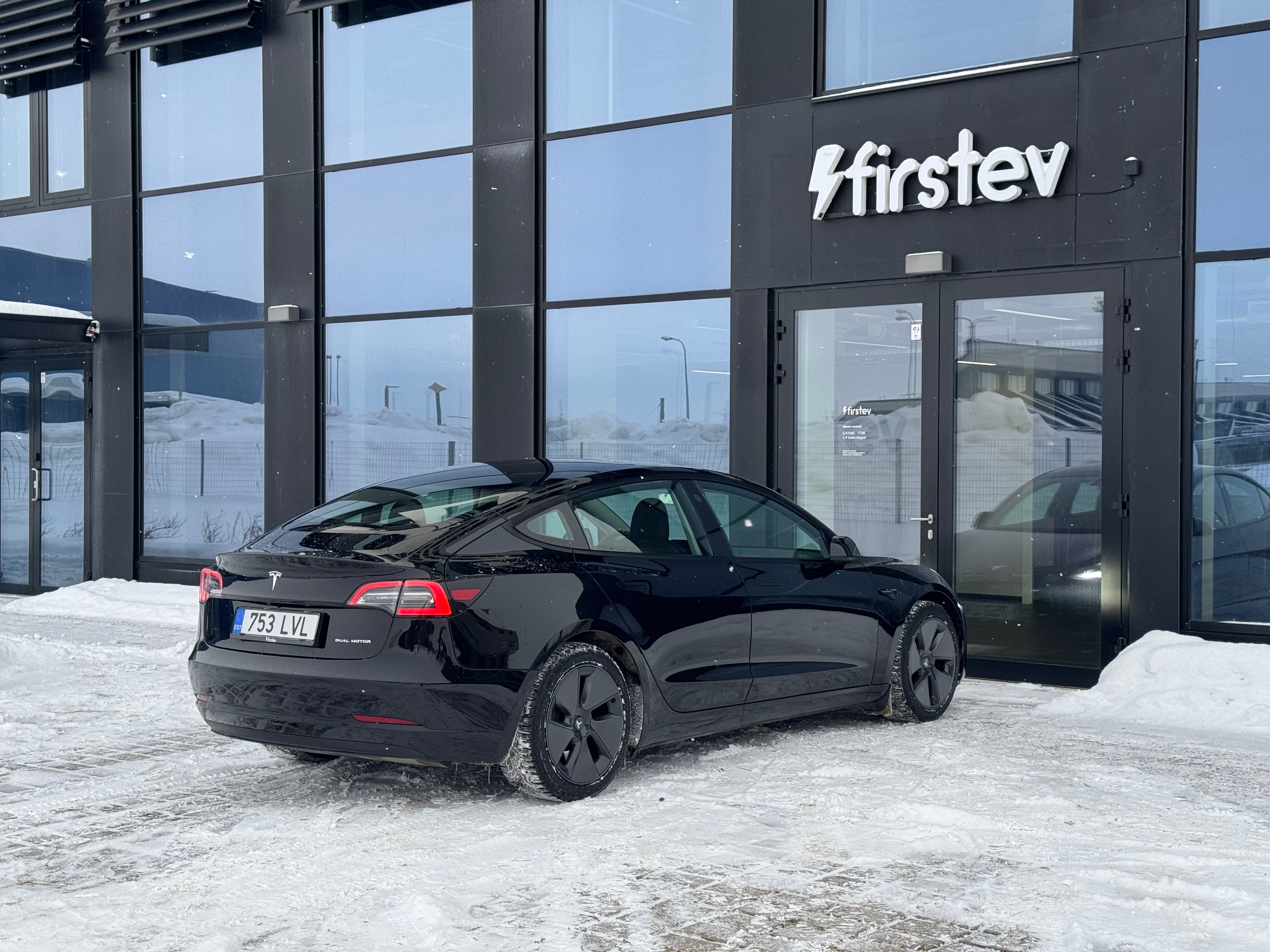 Tesla Model 3 Long Range