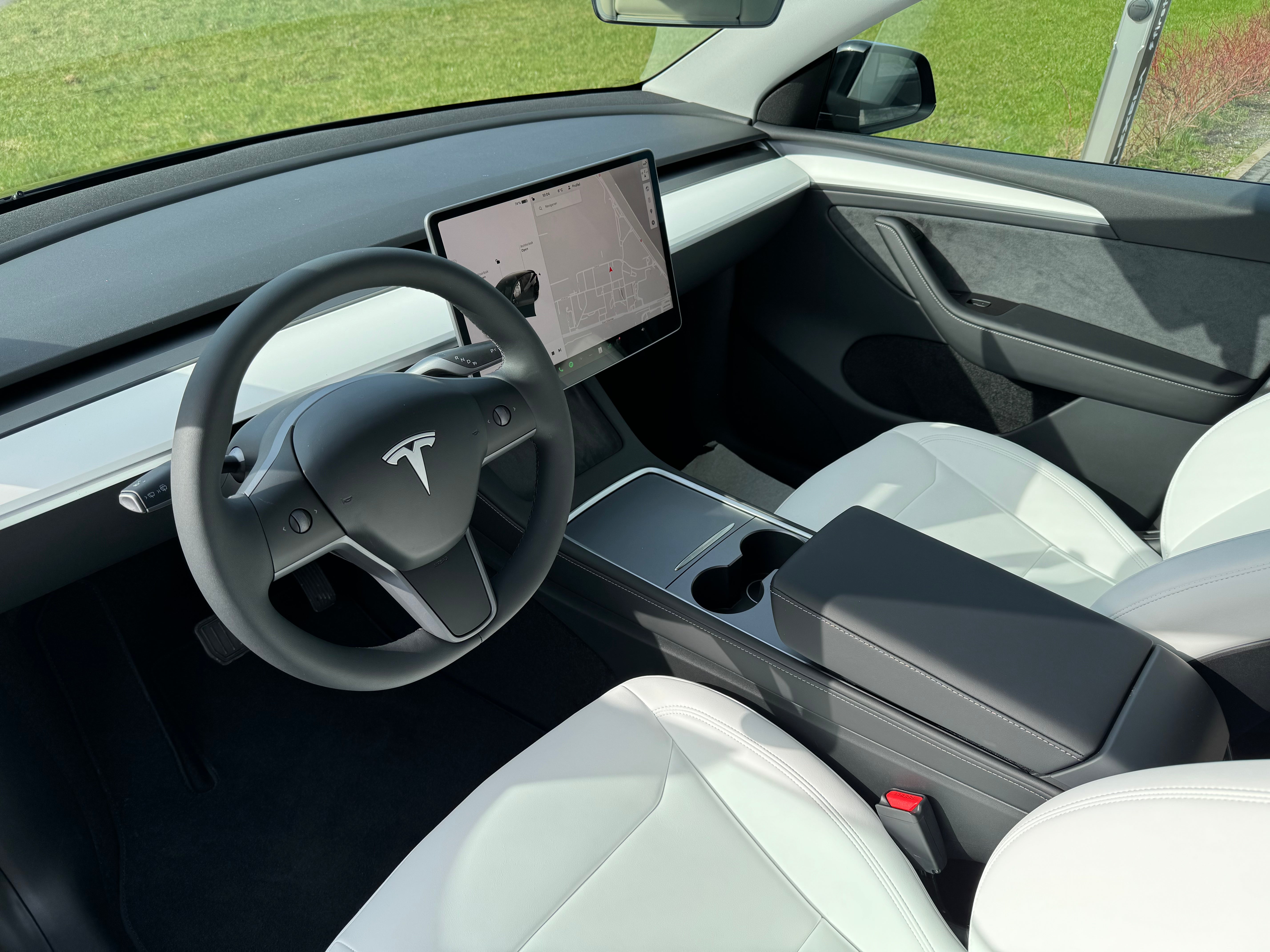 Tesla Model Y Long Range 2024