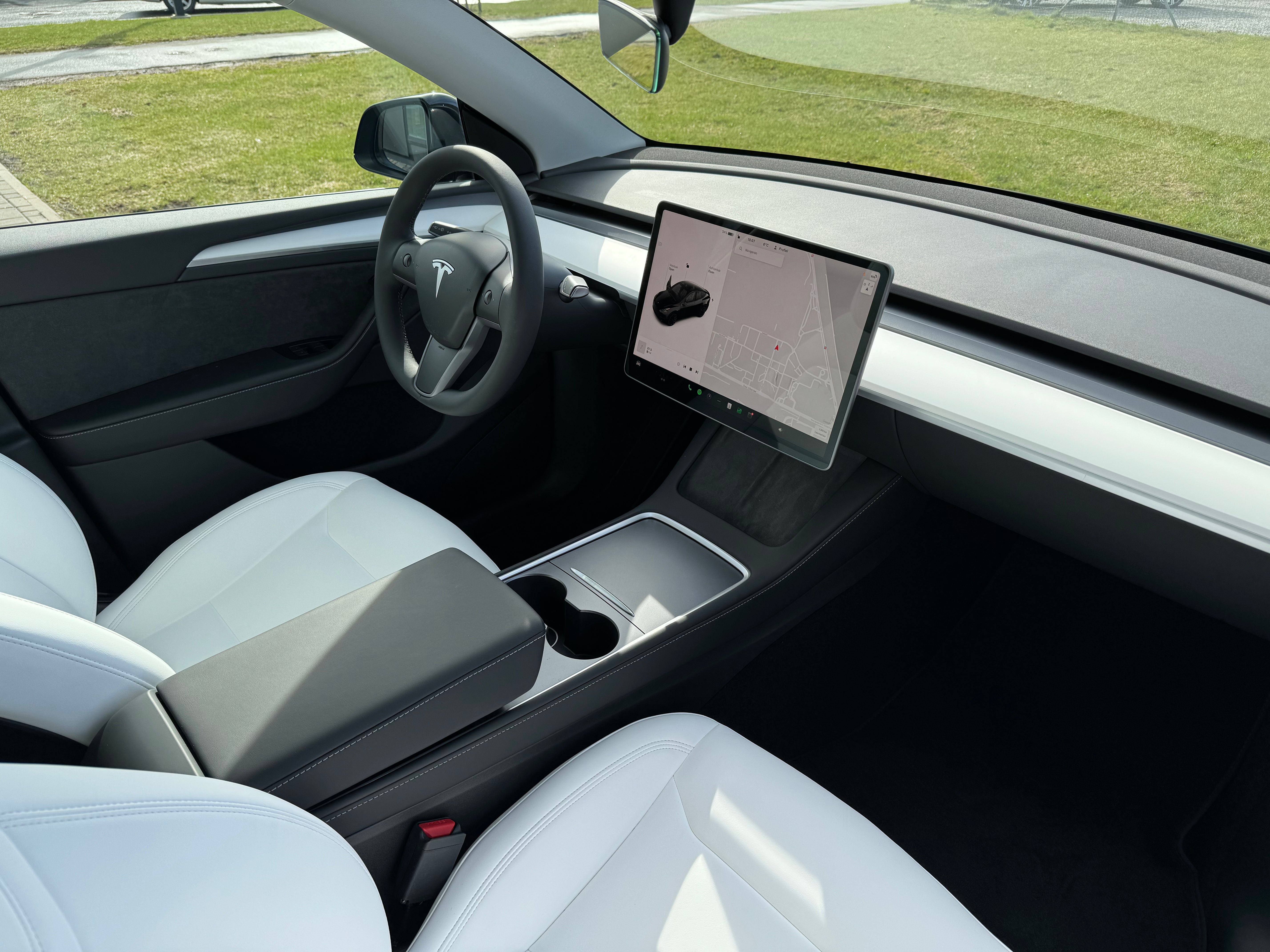 Tesla Model Y Long Range 2024