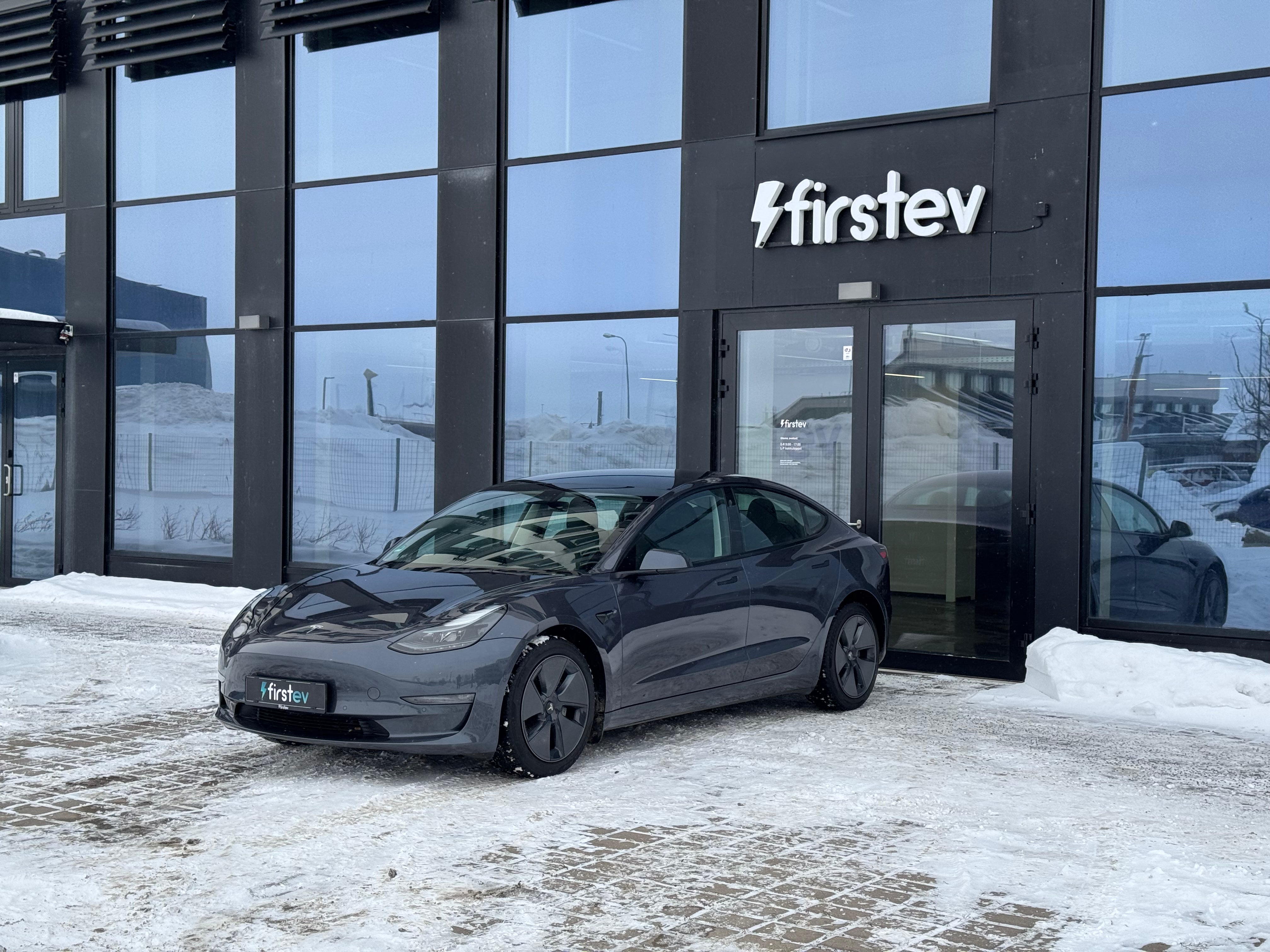 Tesla Model 3 Long Range