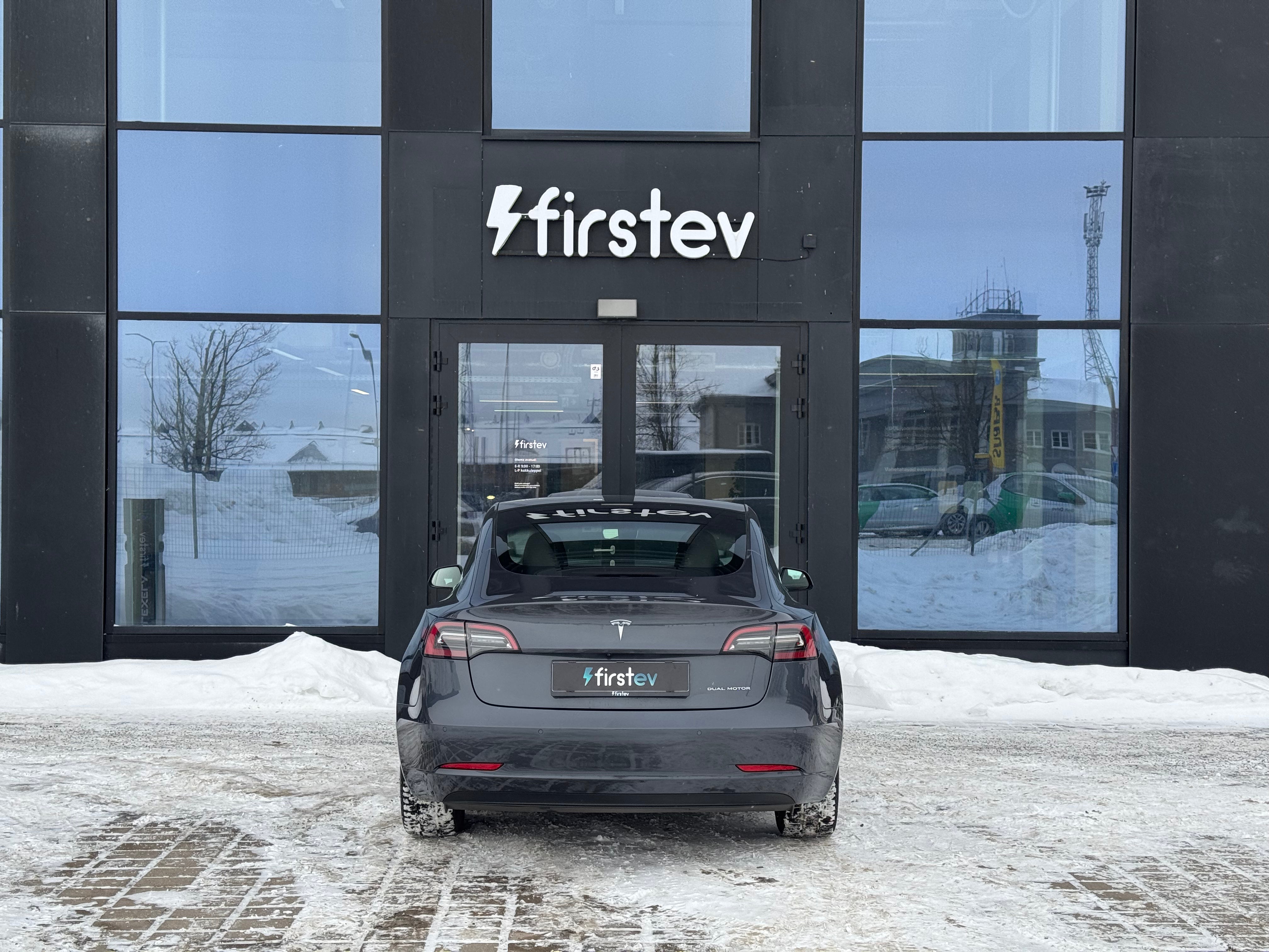 Tesla Model 3 Long Range