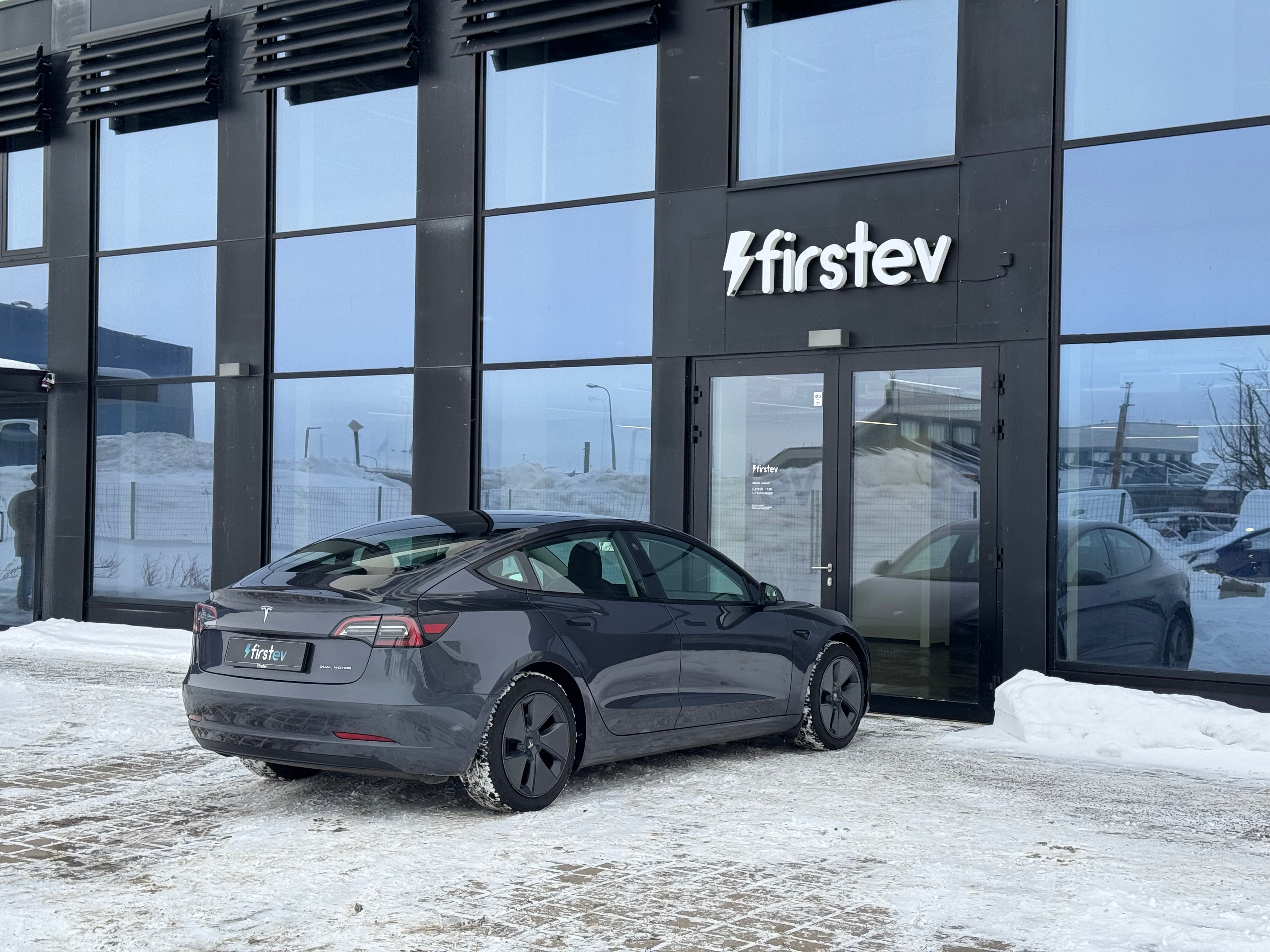 Tesla Model 3 Long Range