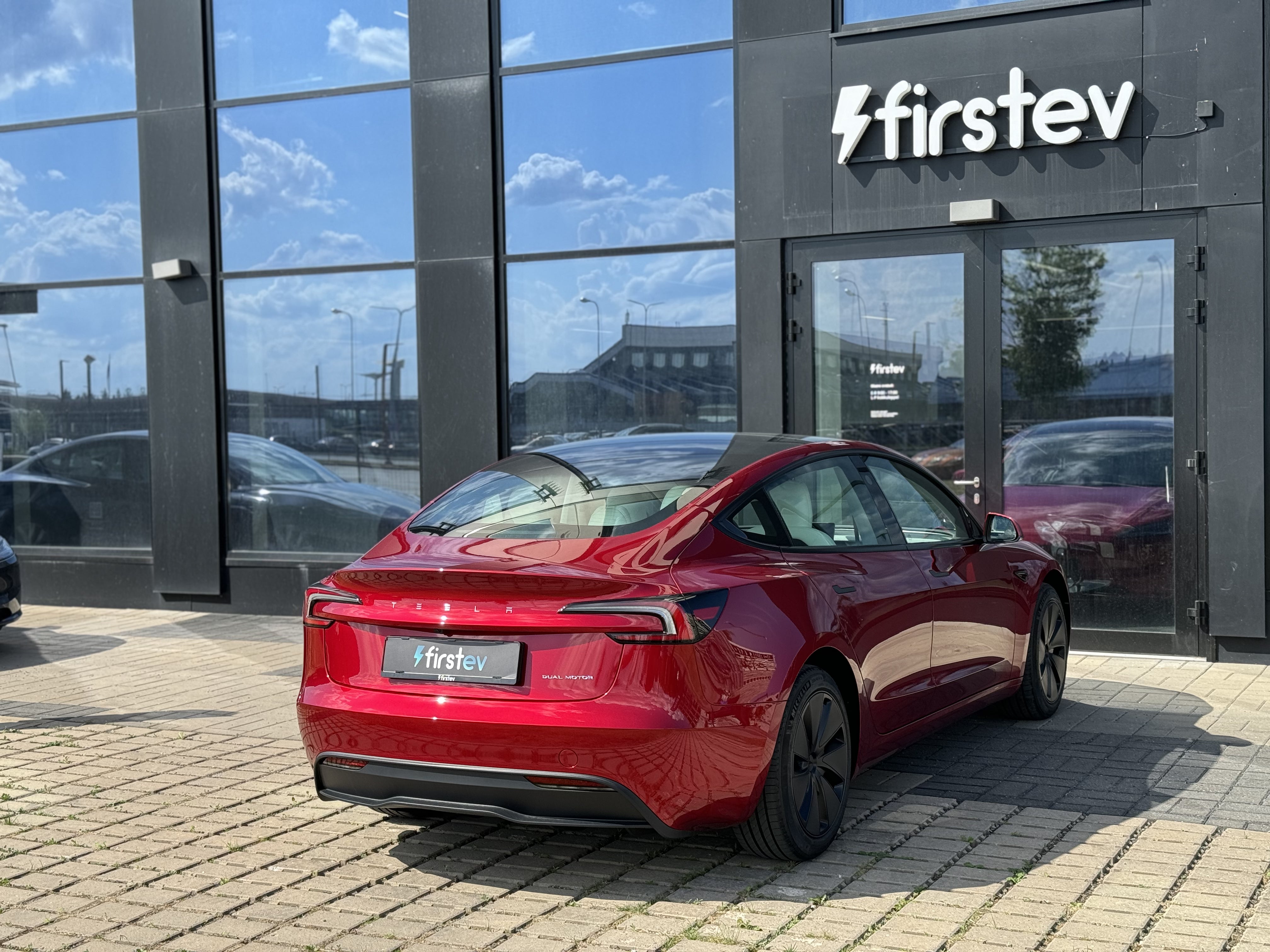 Tesla Model 3 Long Range 2024