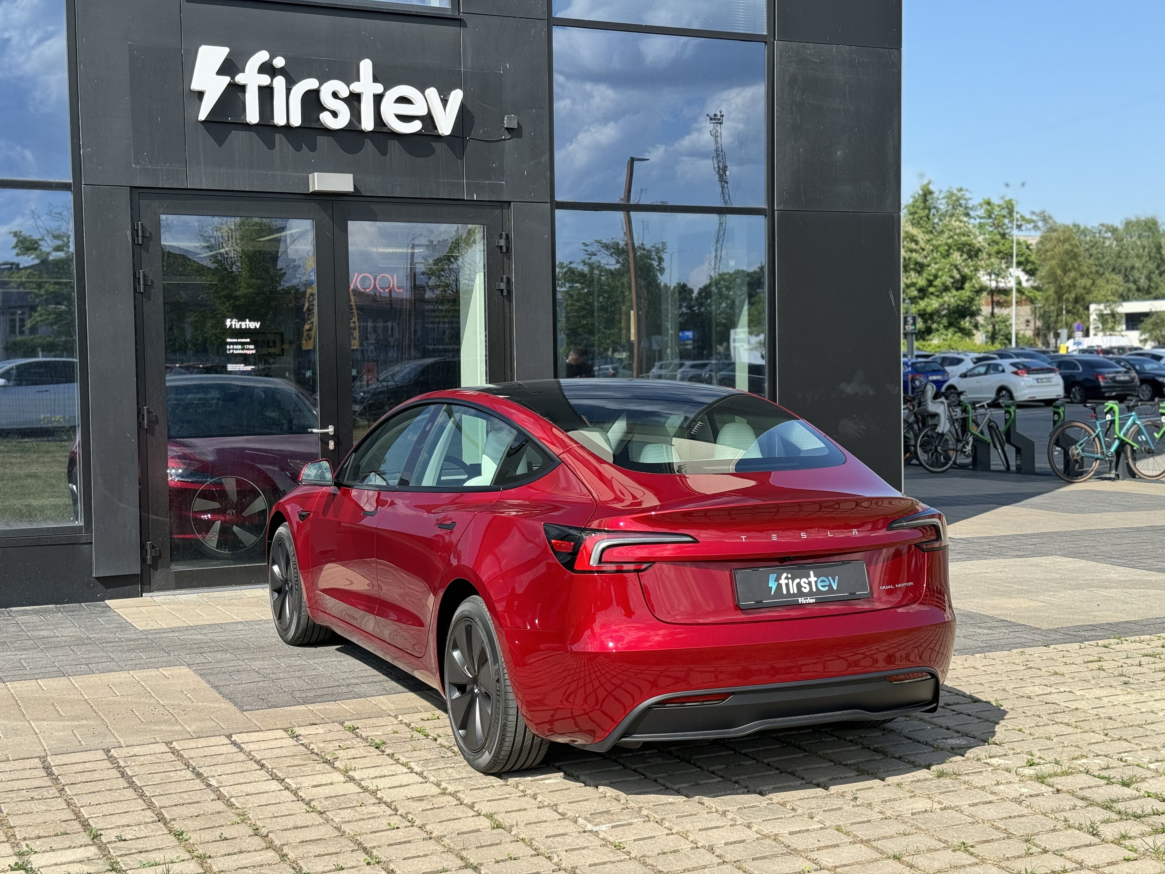 Tesla Model 3 Long Range 2024