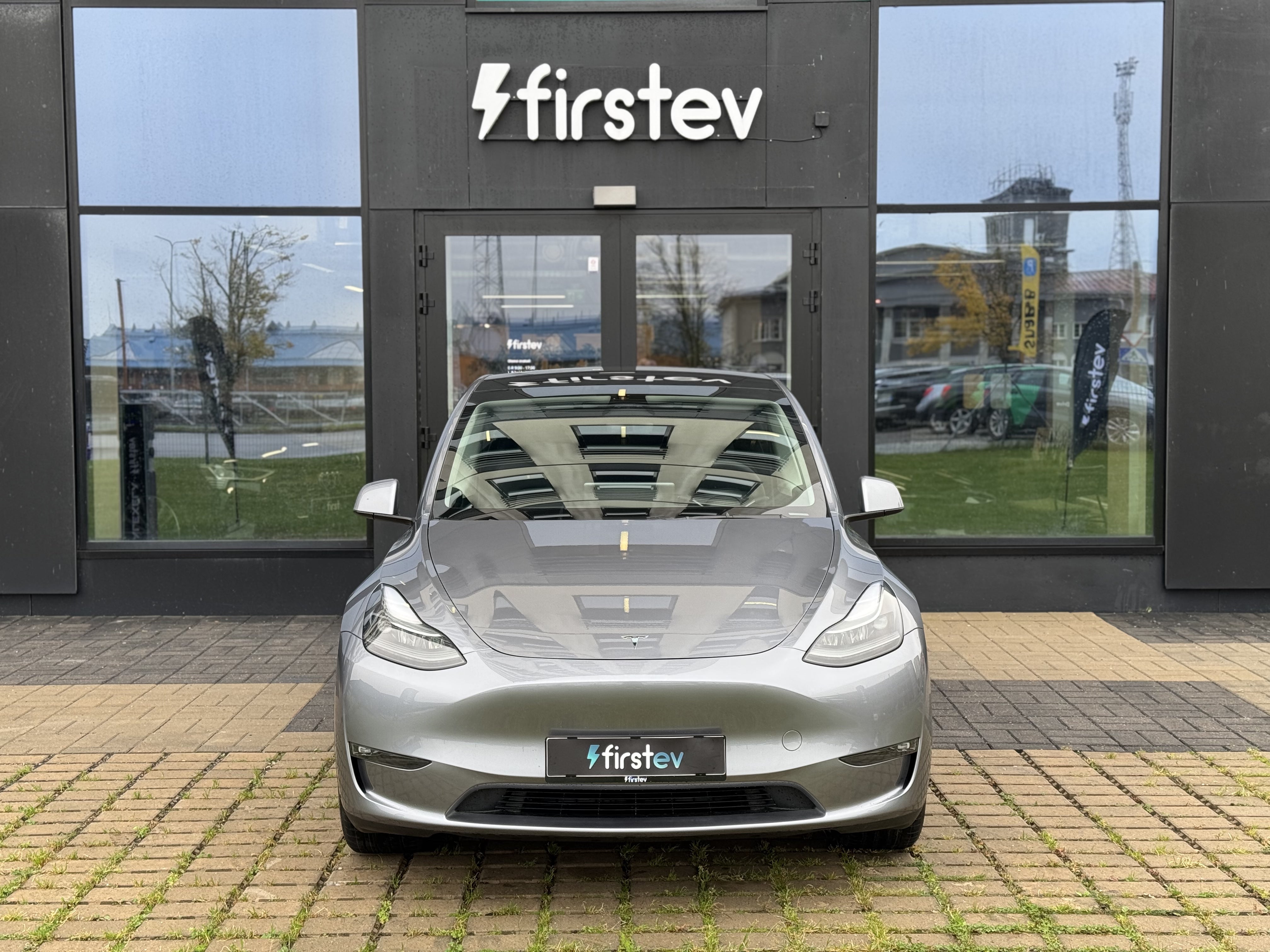 Tesla Model Y Long Range 2024
