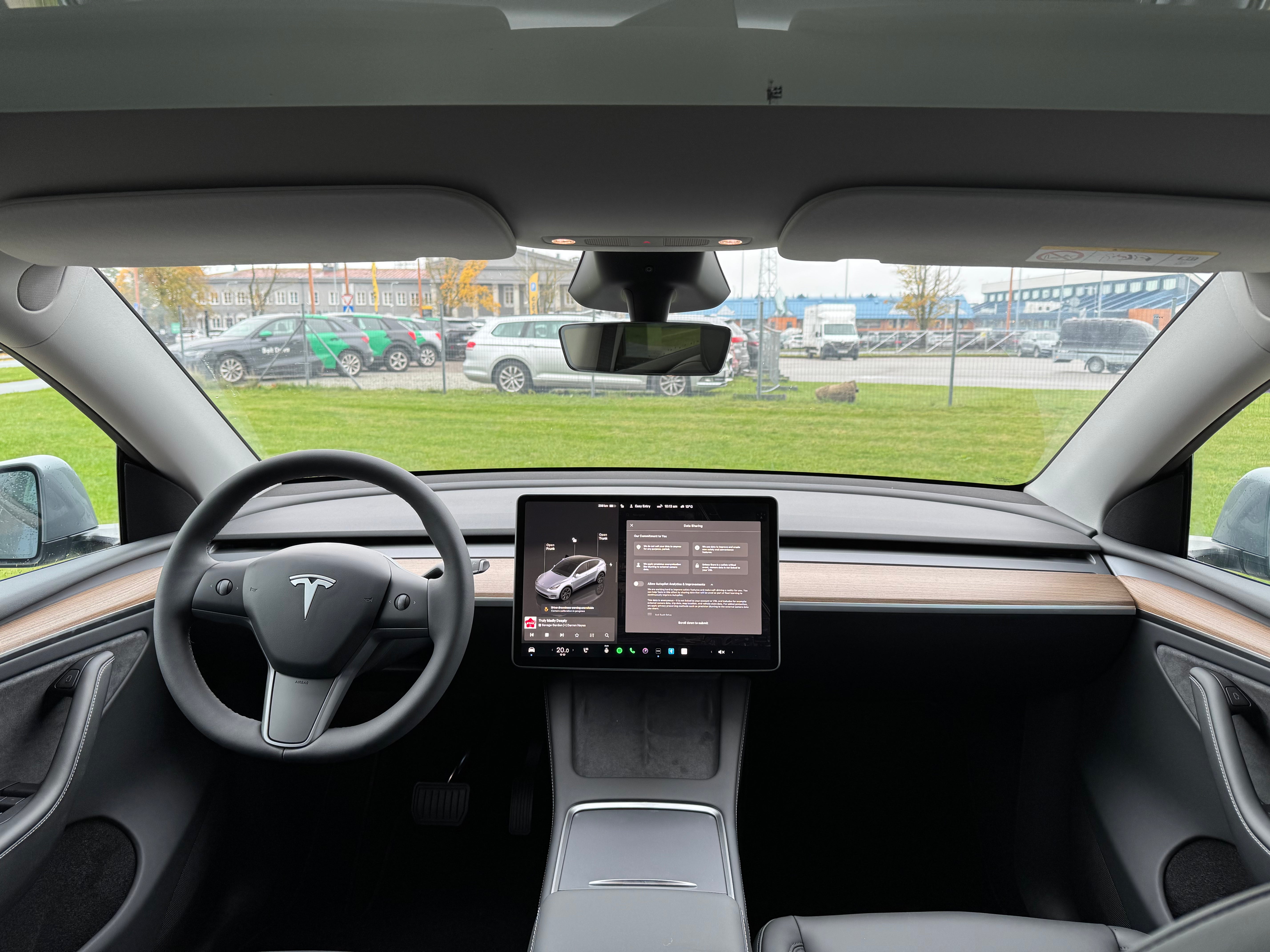 Tesla Model Y Long Range 2024
