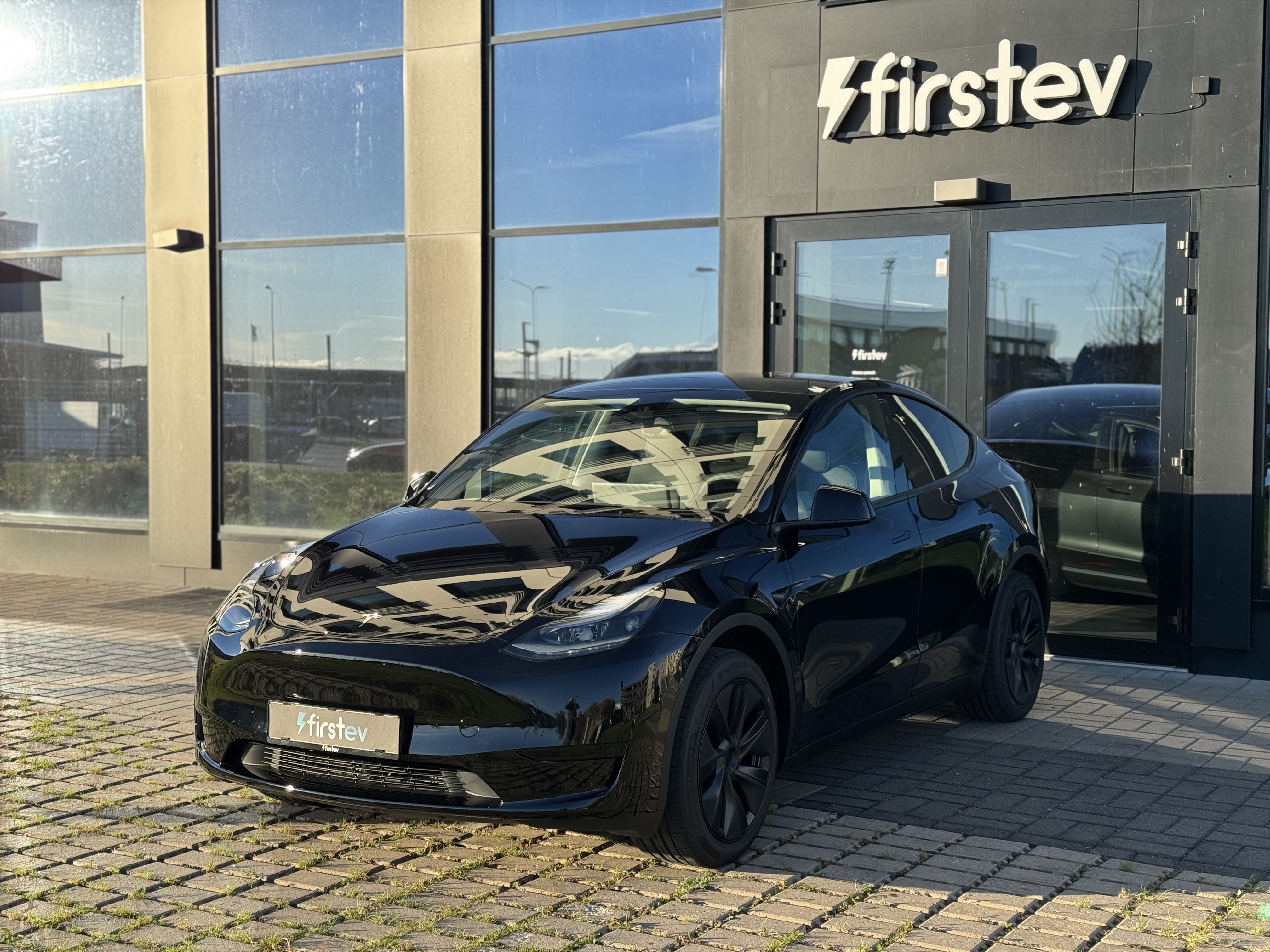 Tesla Model Y Long Range RWD 2024
