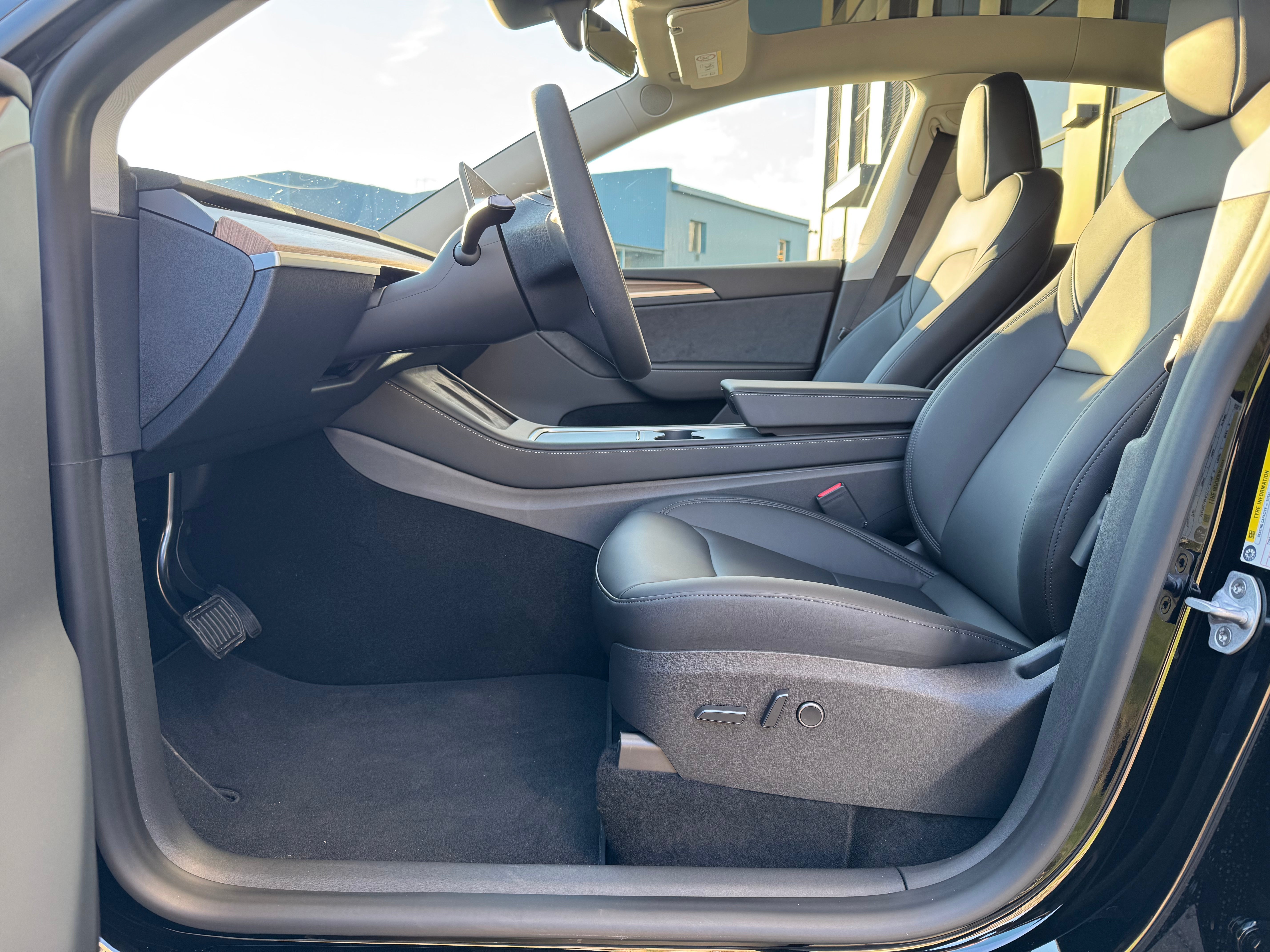 Tesla Model Y Long Range RWD 2024