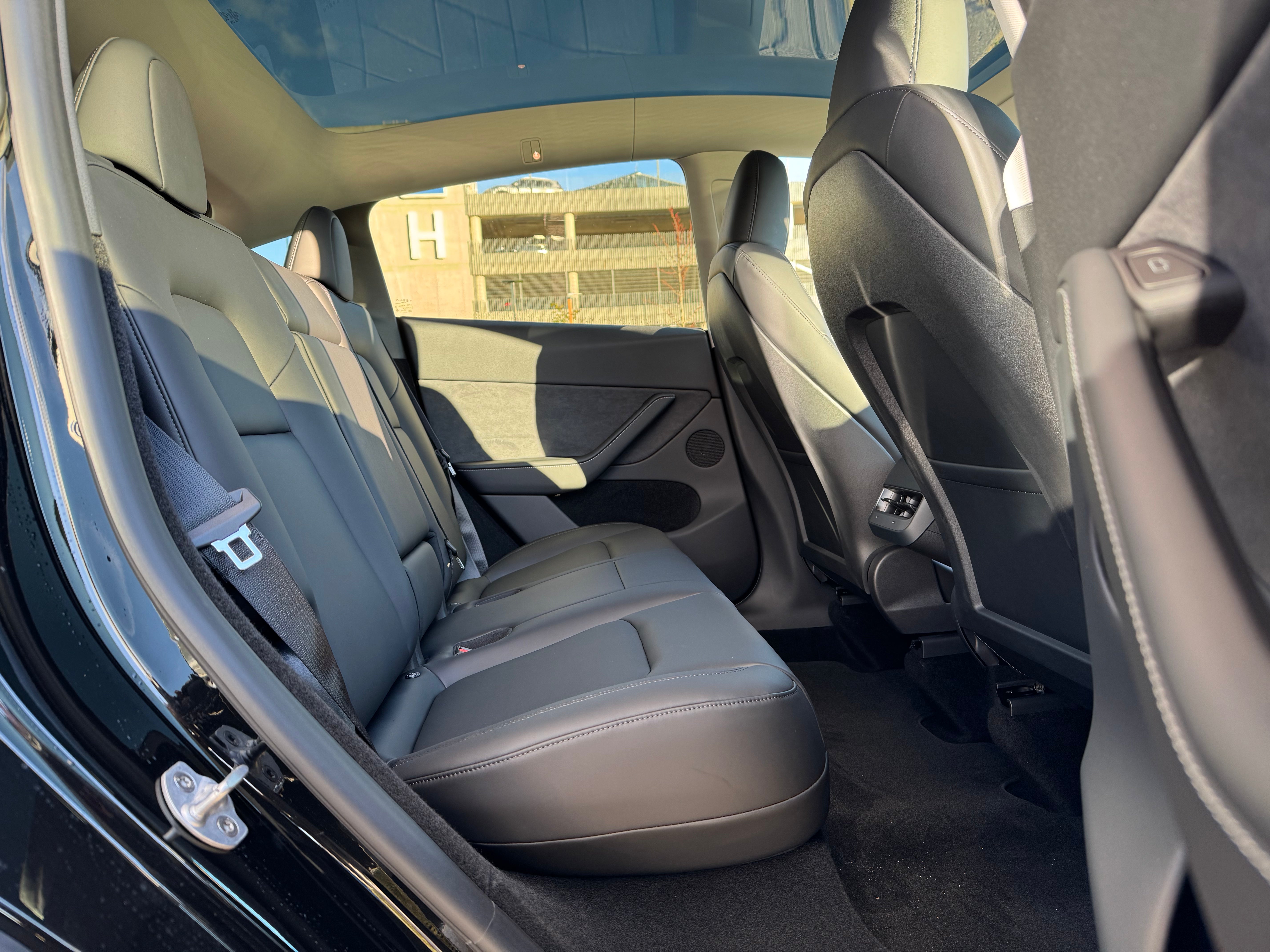 Tesla Model Y Long Range RWD 2024