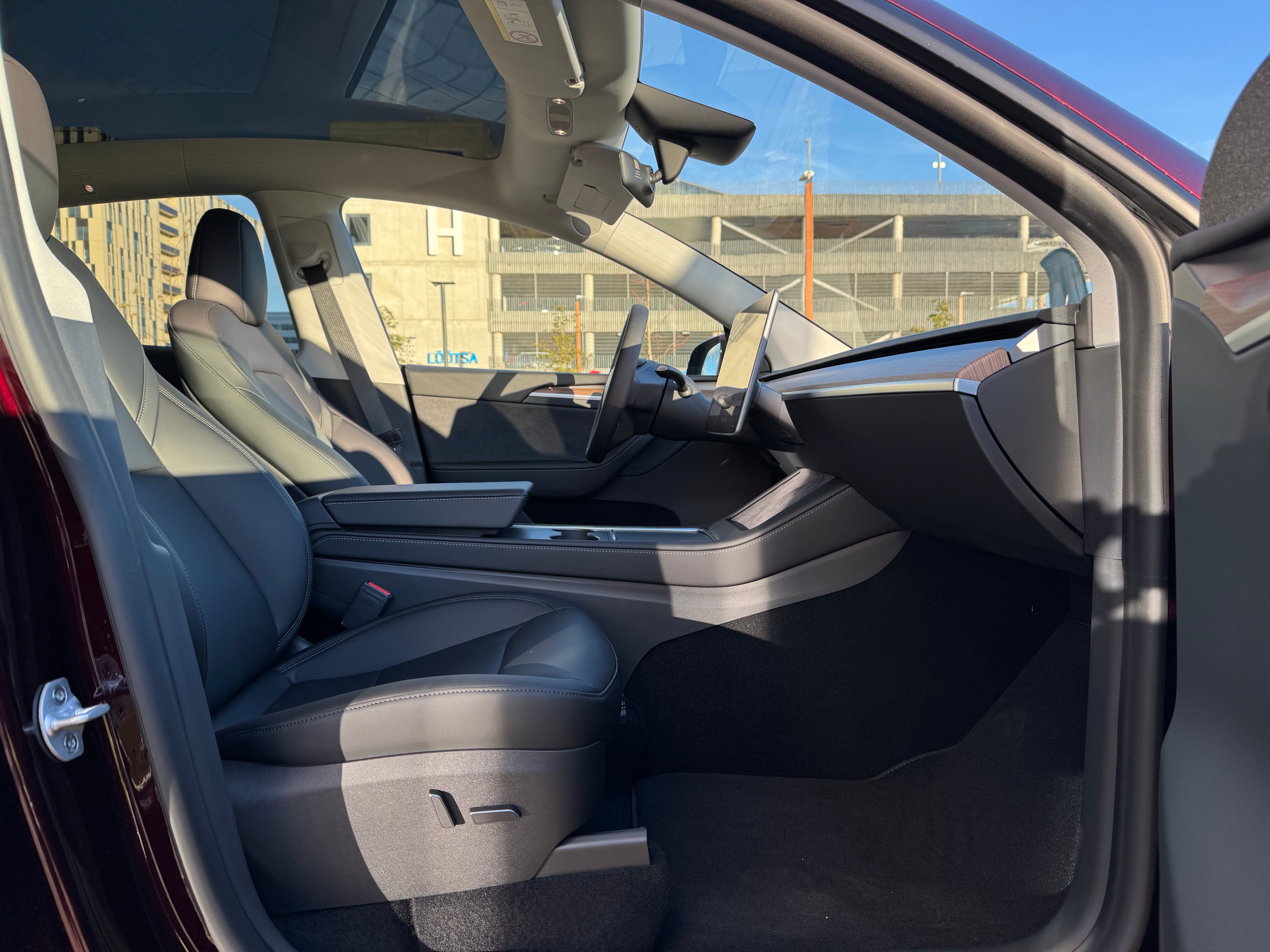 Tesla Model Y Long Range RWD 2024