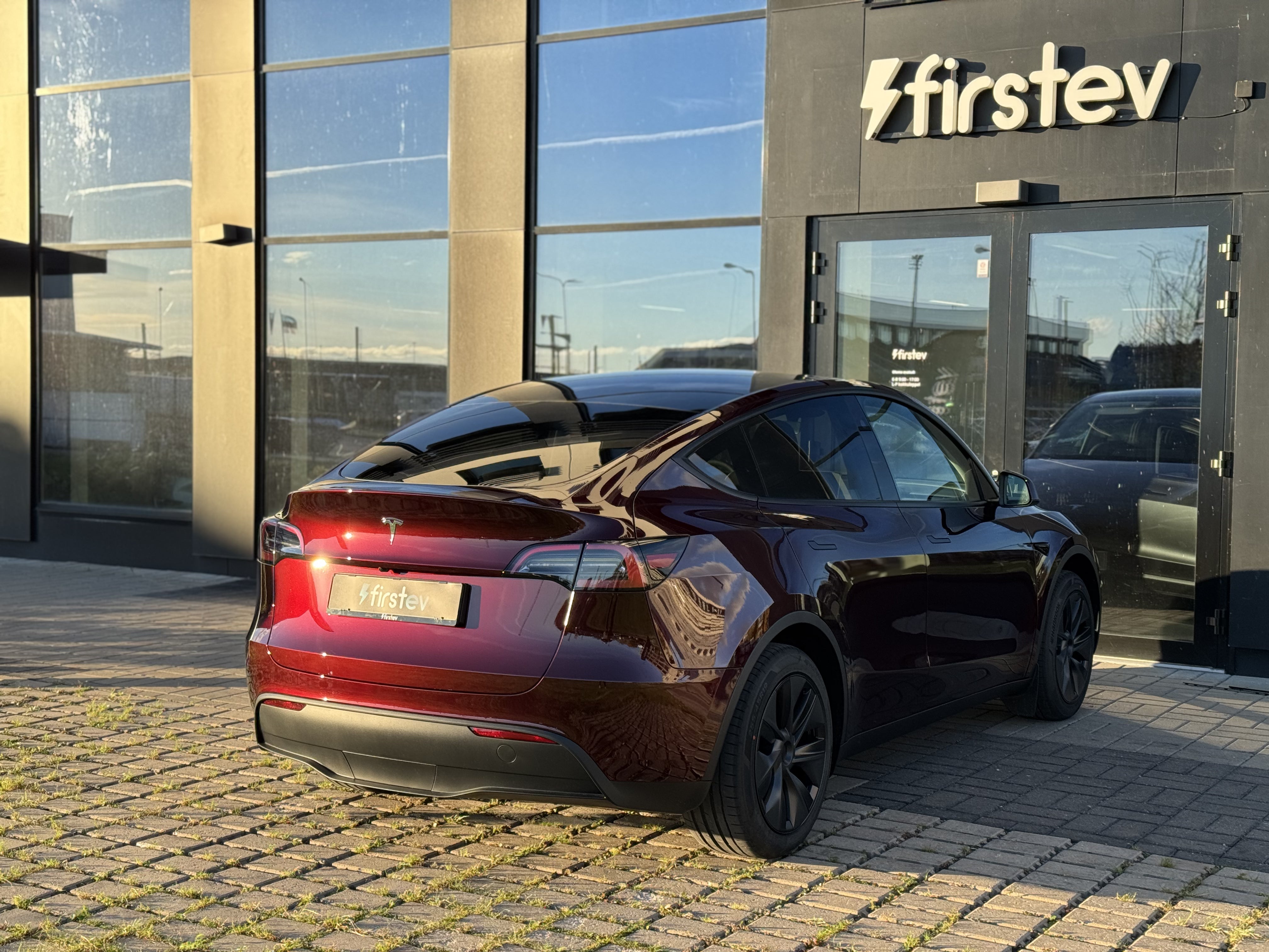 Tesla Model Y Long Range RWD 2024