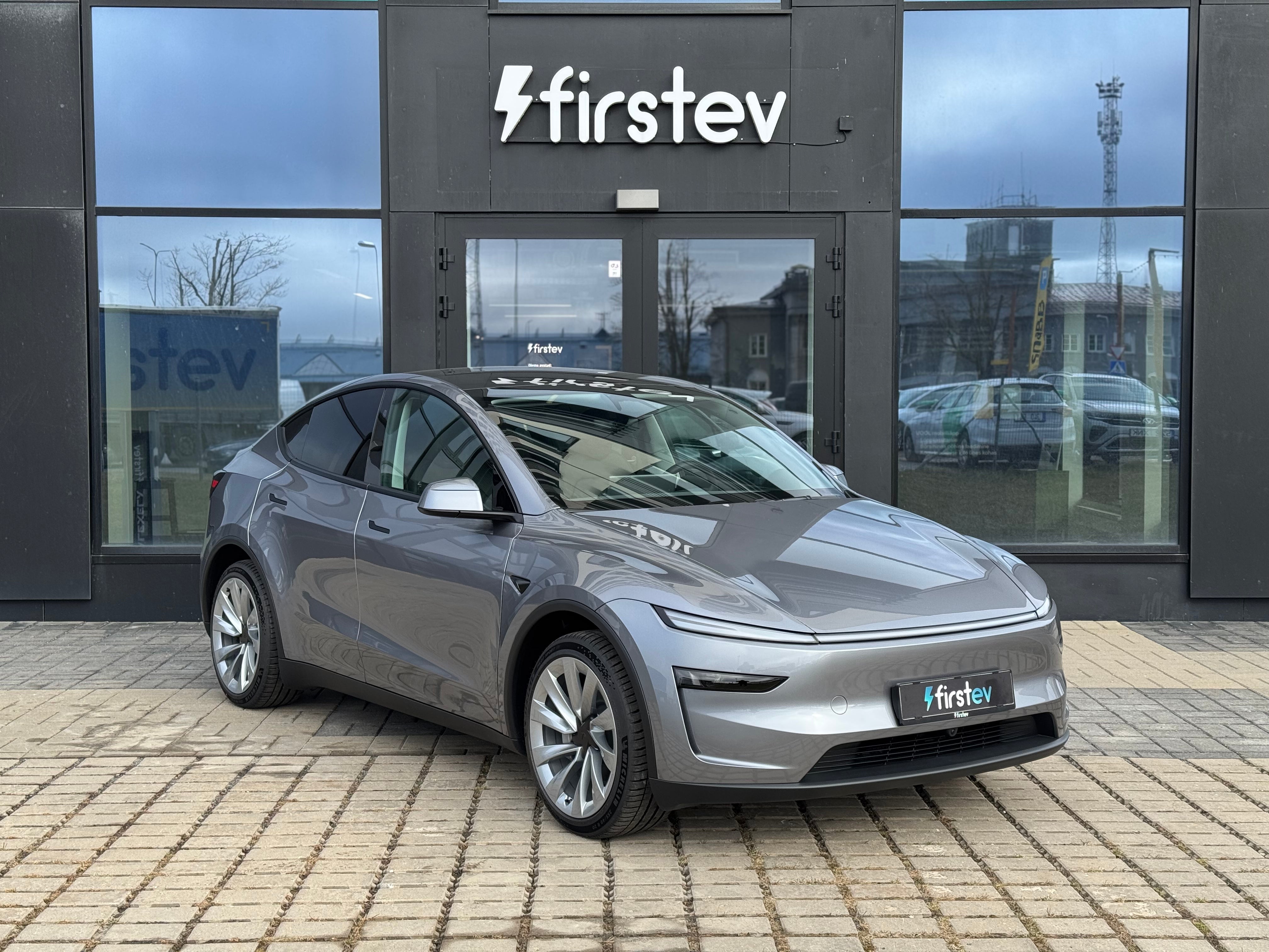 Tesla Model Y Juniper 2025