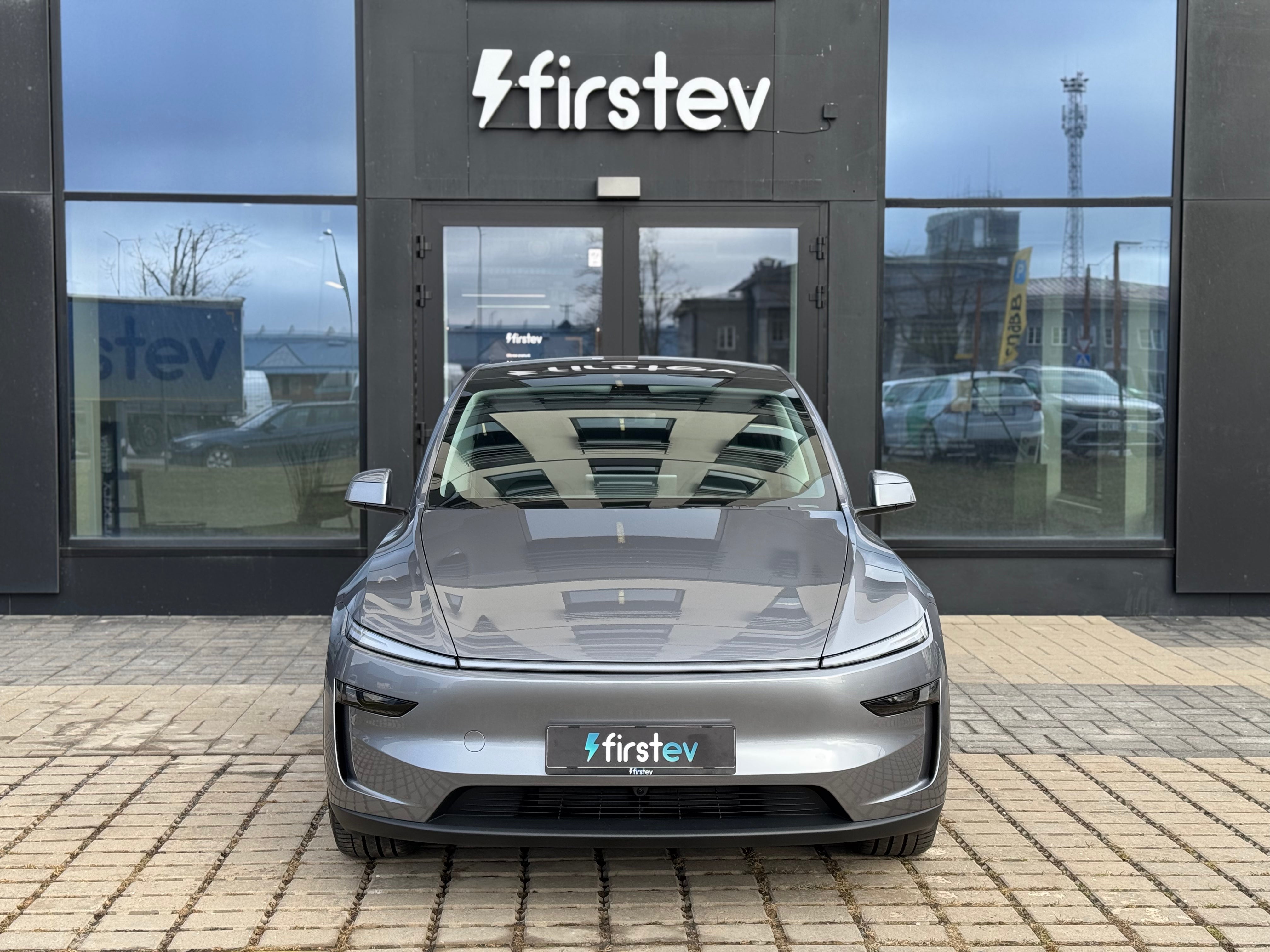 Tesla Model Y Juniper 2025
