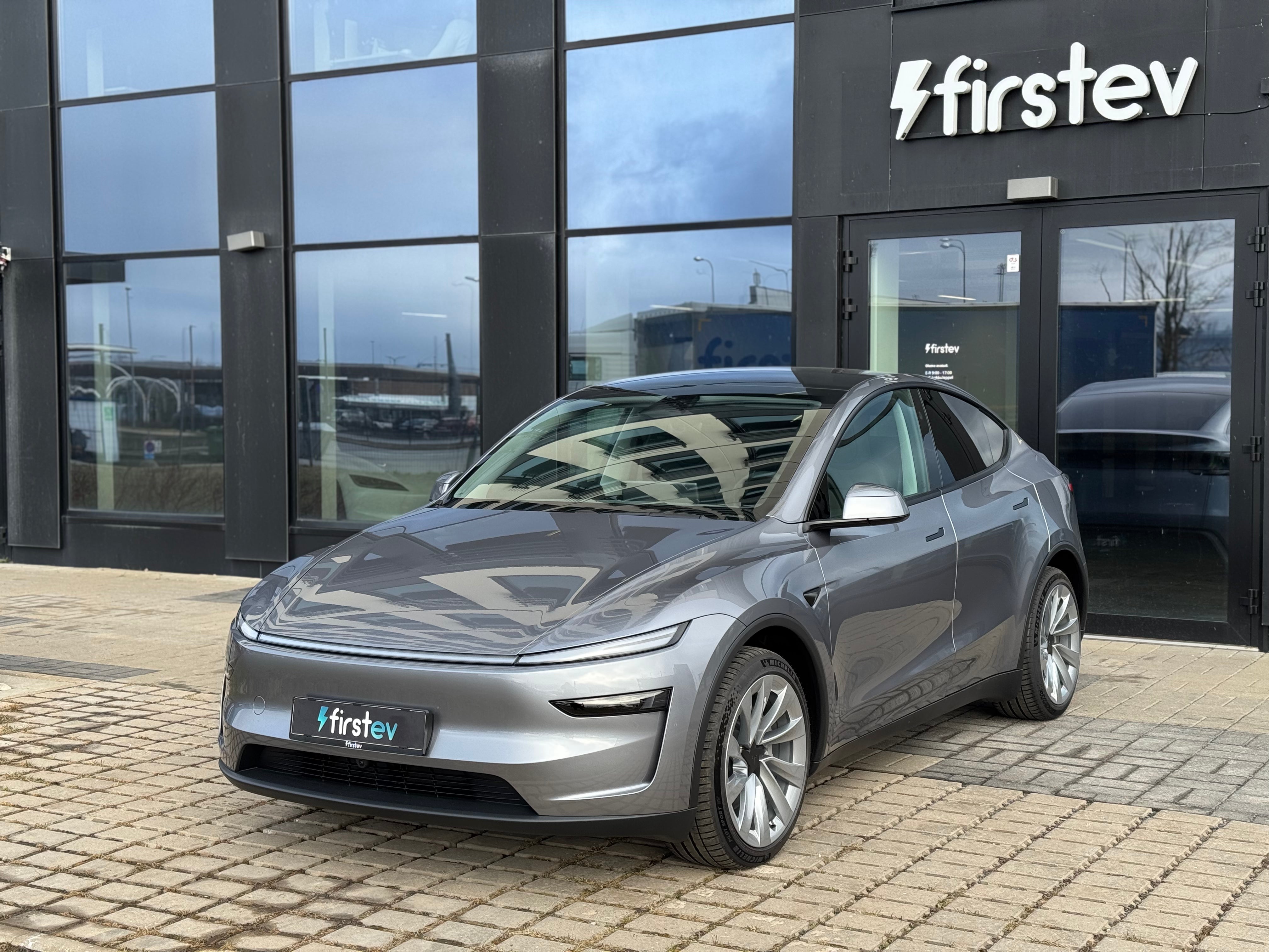 Tesla Model Y Juniper 2025