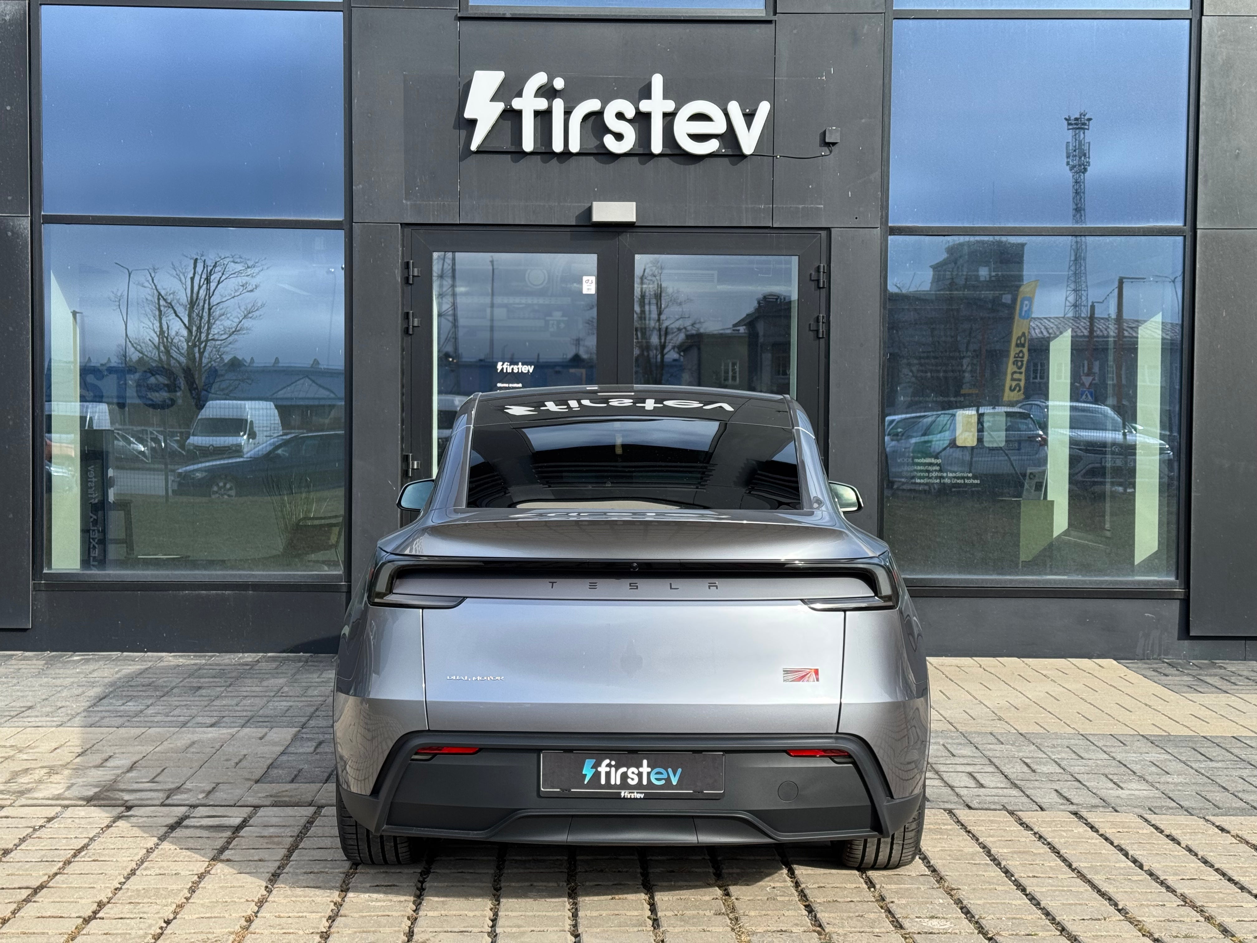 Tesla Model Y Juniper 2025