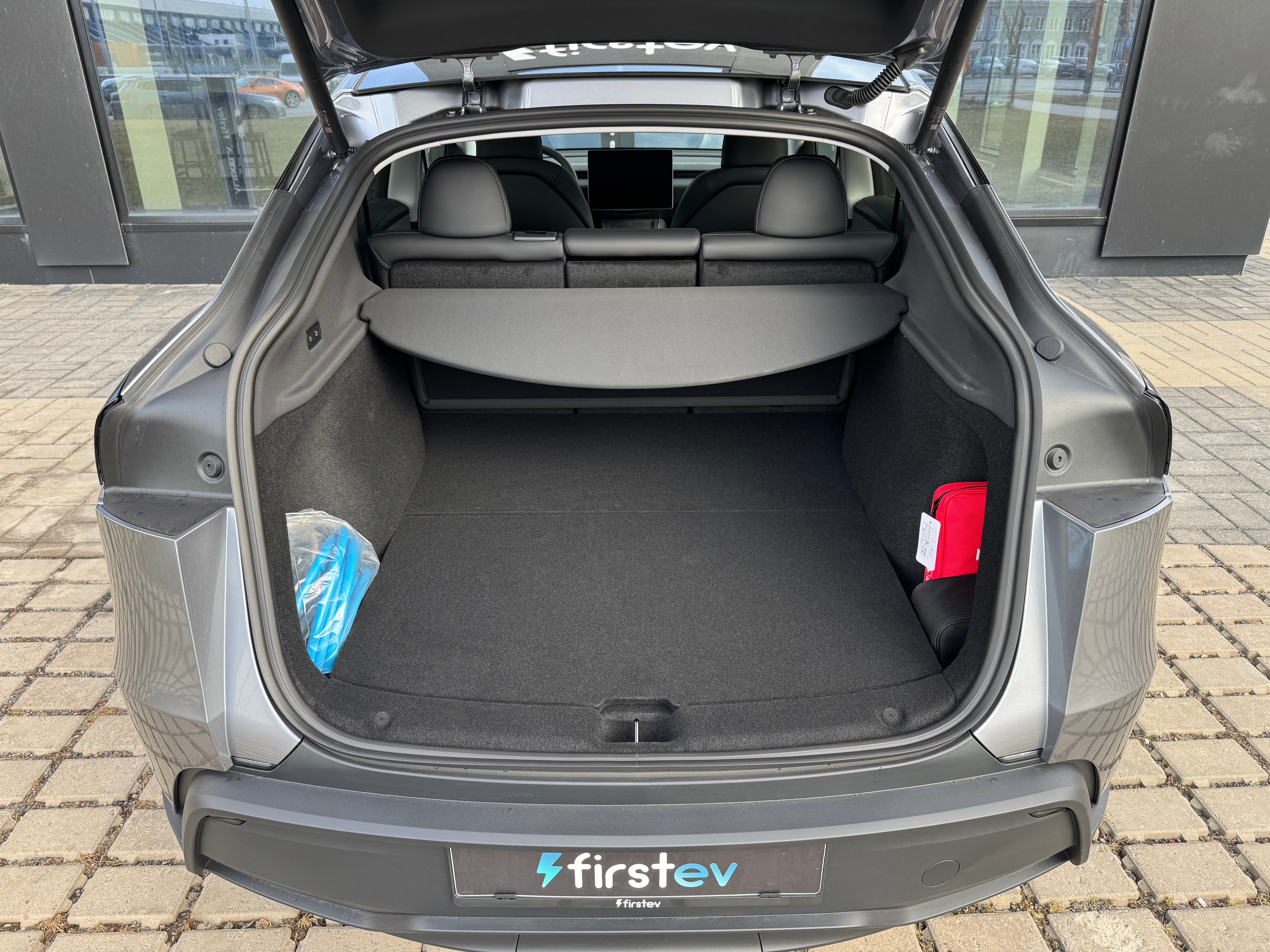 Tesla Model Y Juniper 2025