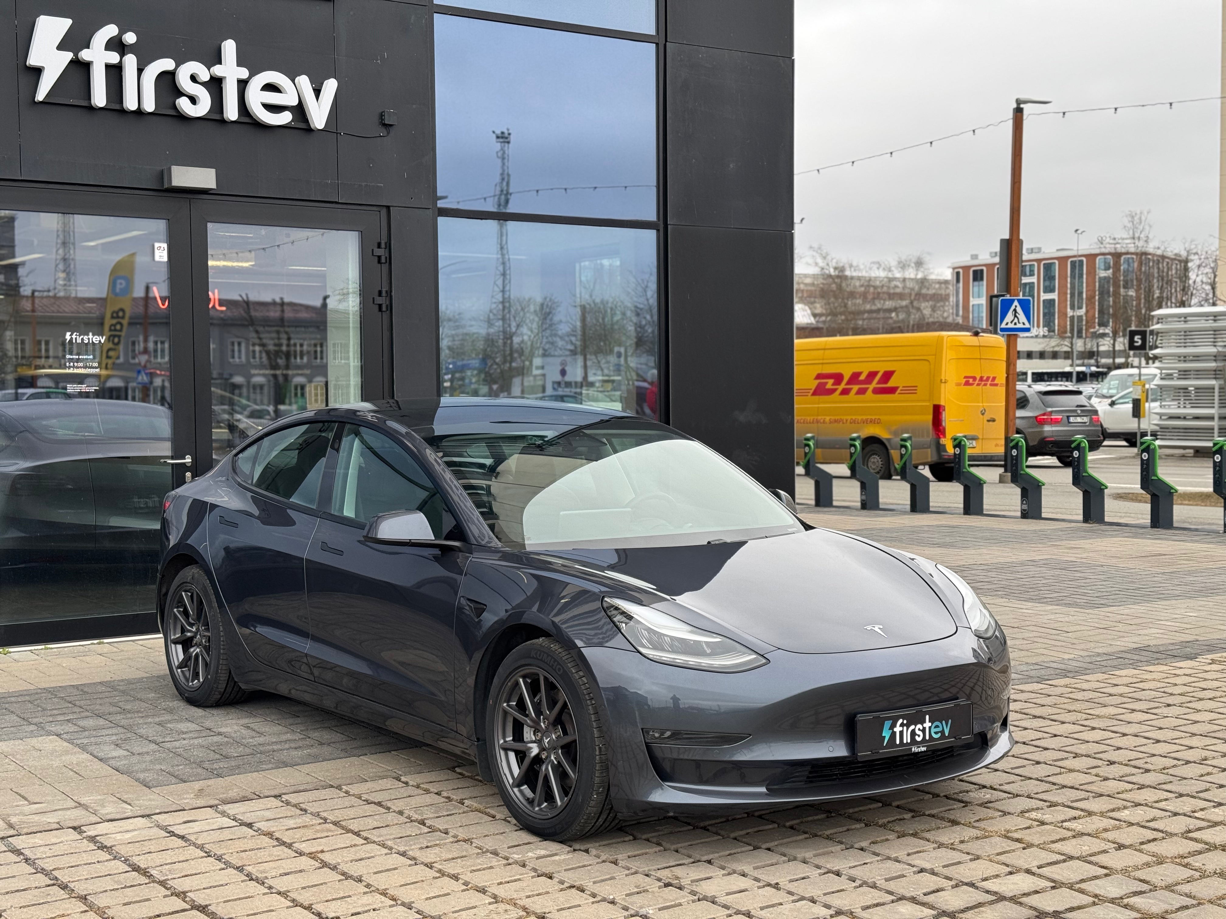Tesla Model 3 Long Range 2021