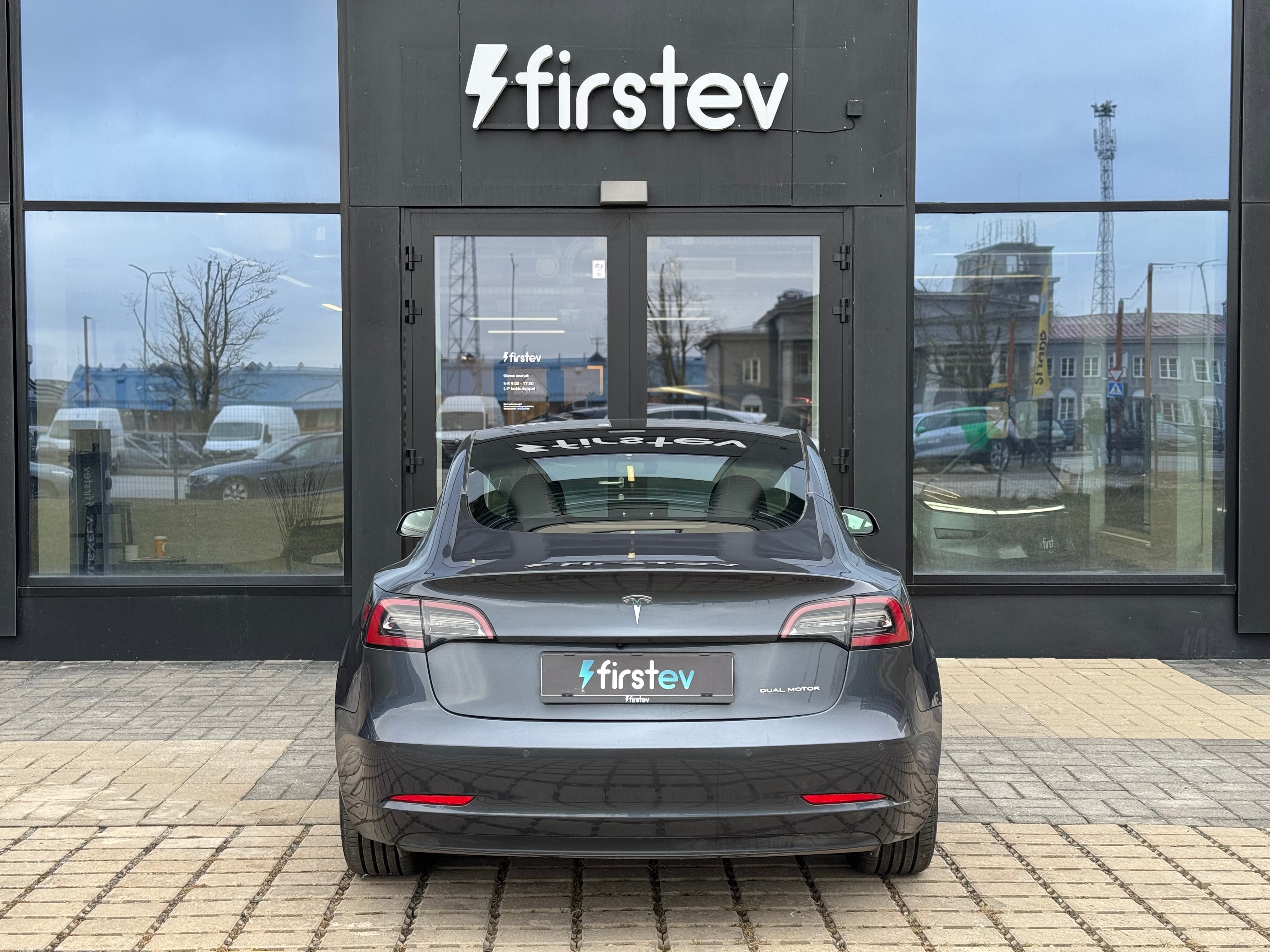Tesla Model 3 Long Range 2021