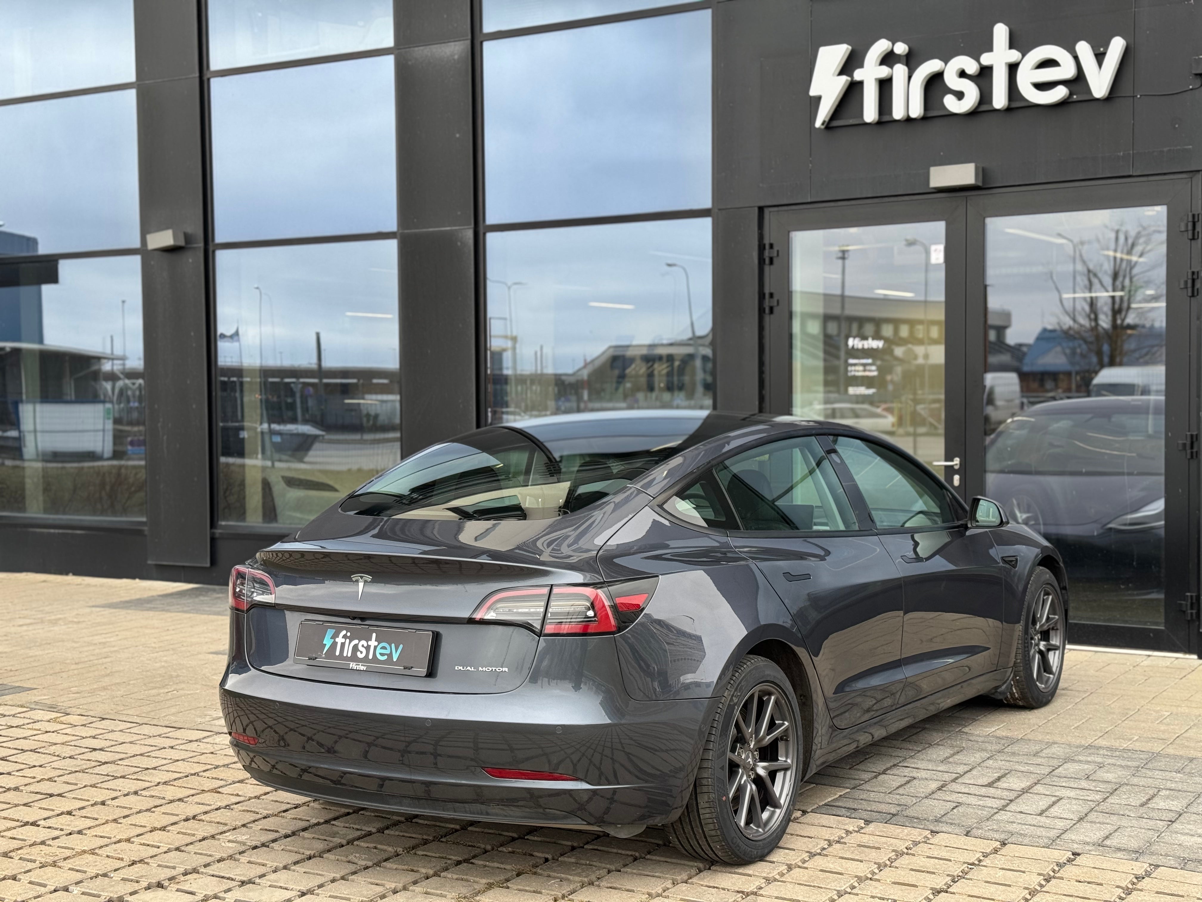Tesla Model 3 Long Range 2021