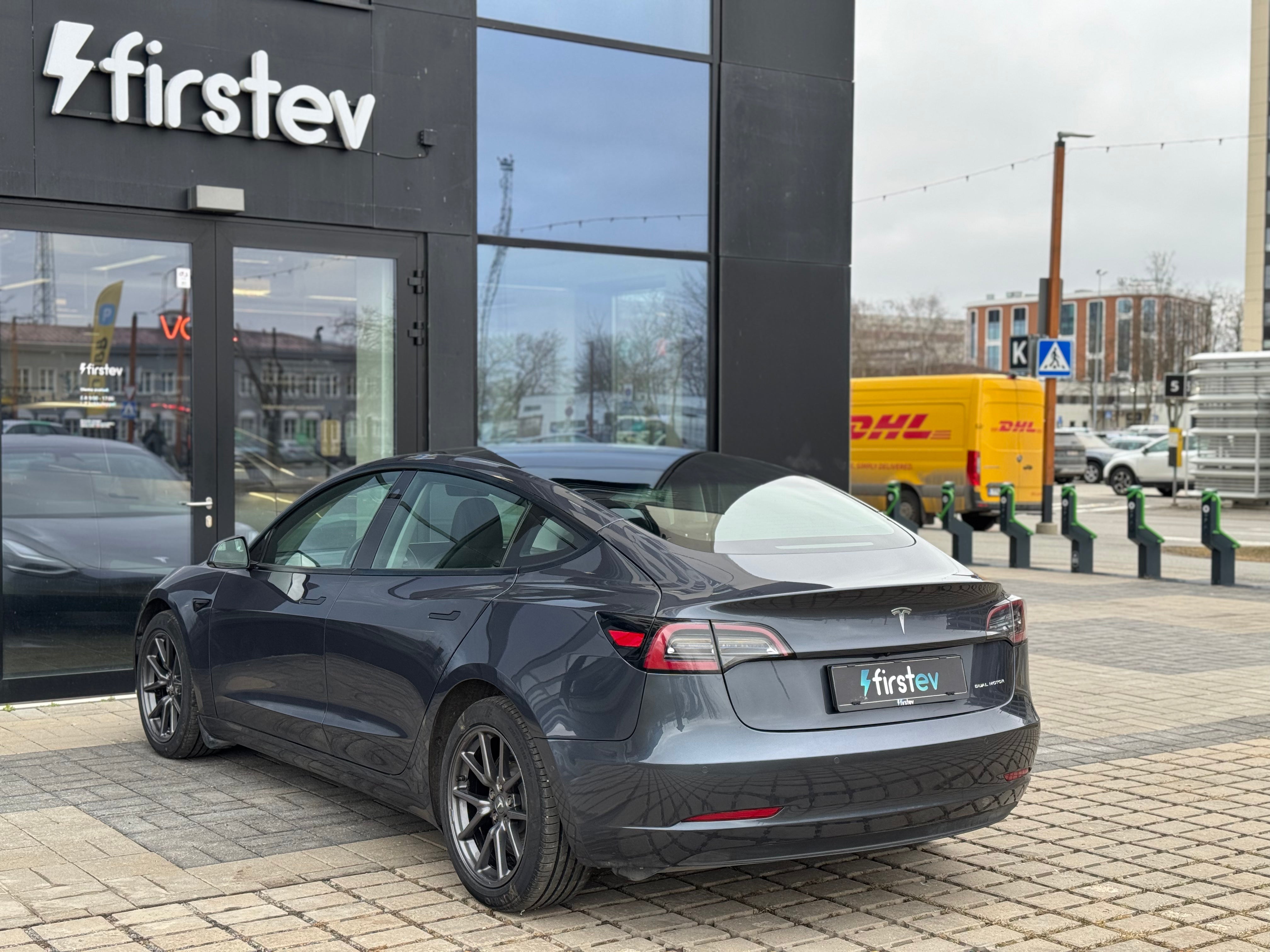 Tesla Model 3 Long Range 2021
