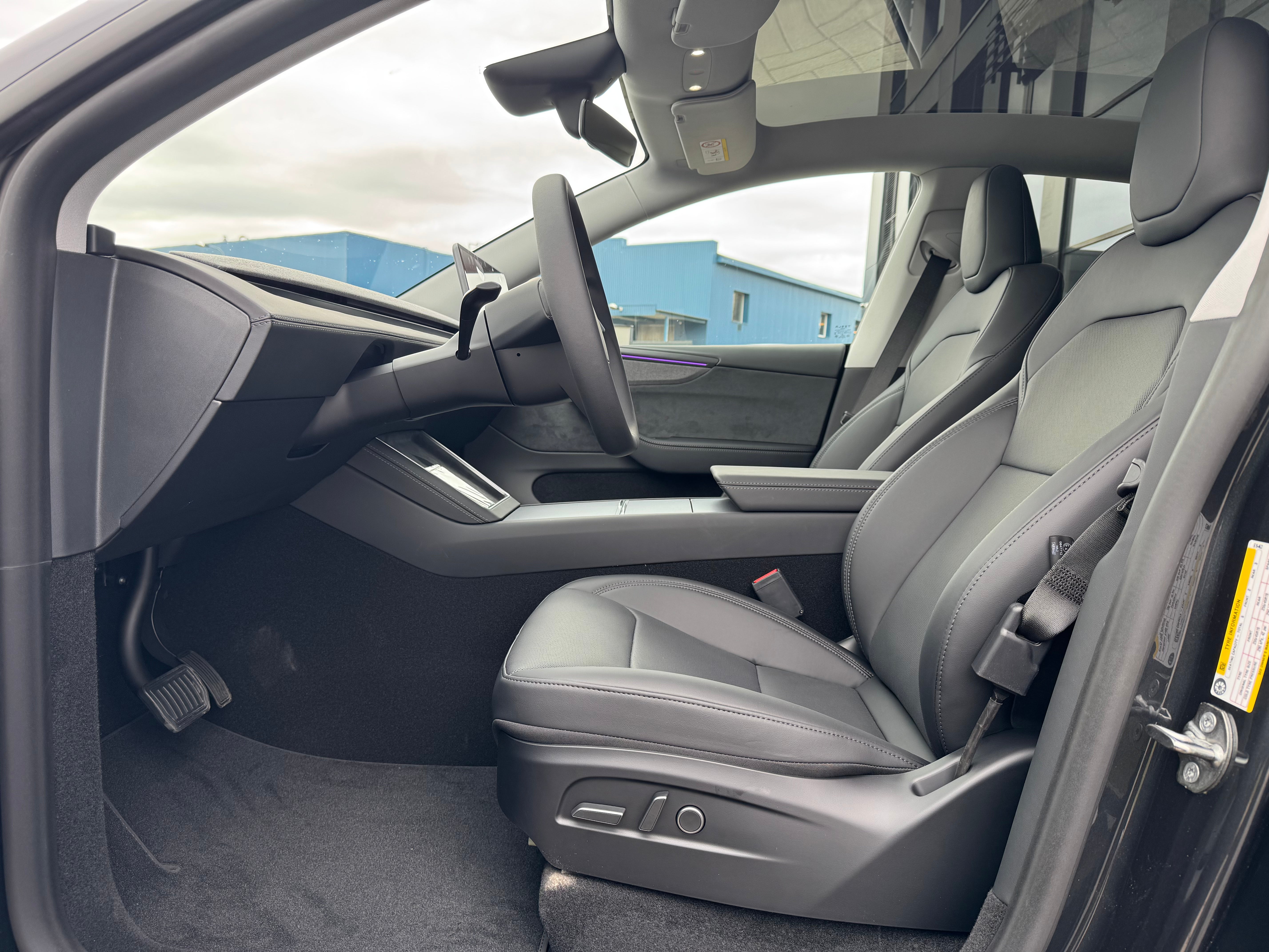 Tesla Model Y Long Range 2025