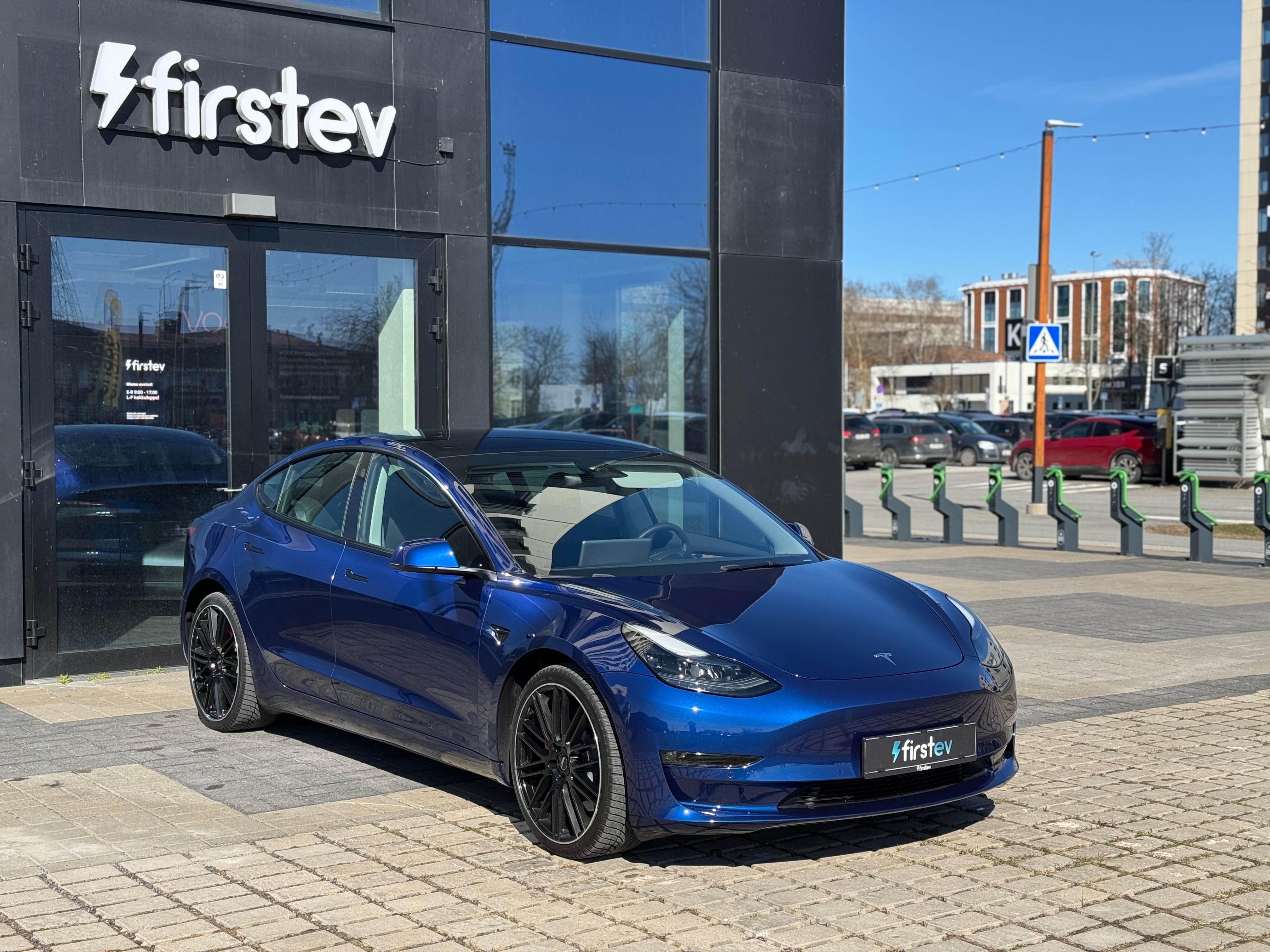 Tesla Model 3 Performance