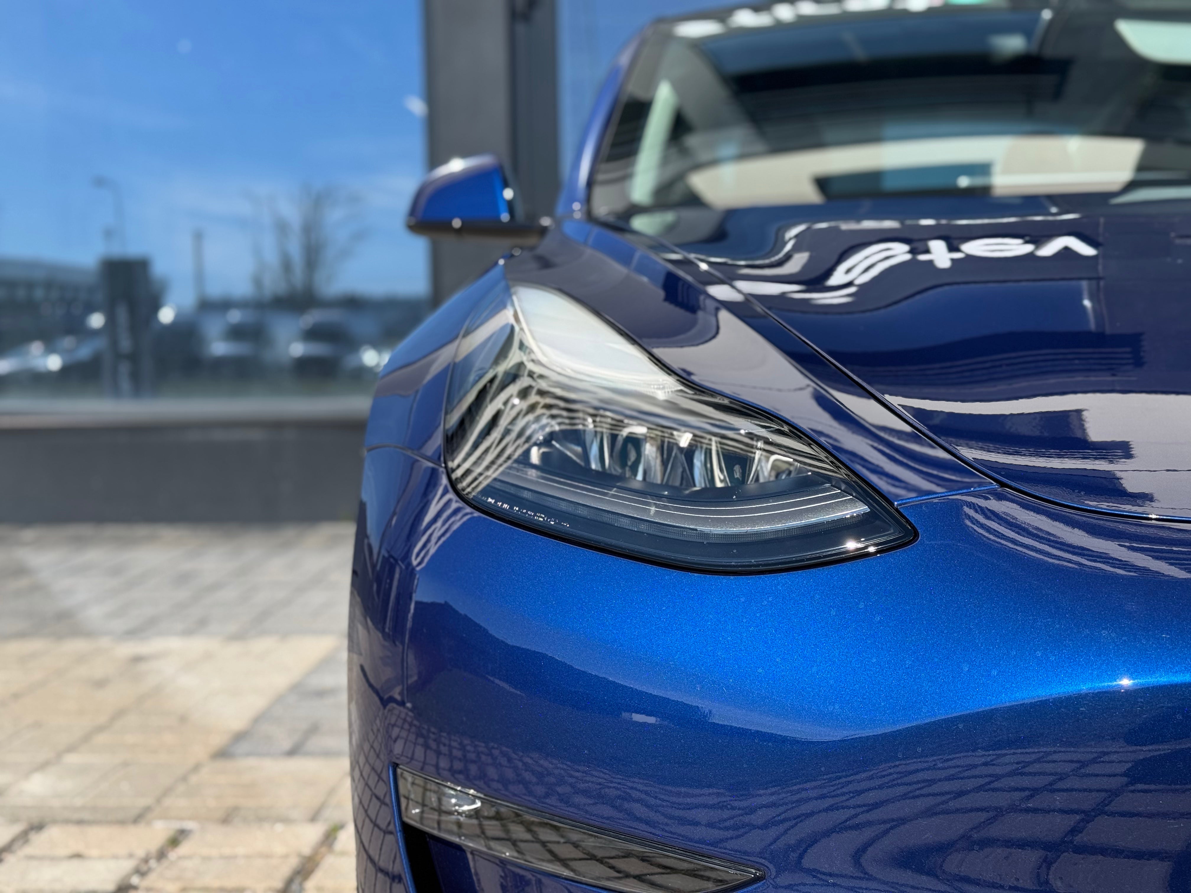 Tesla Model 3 Performance