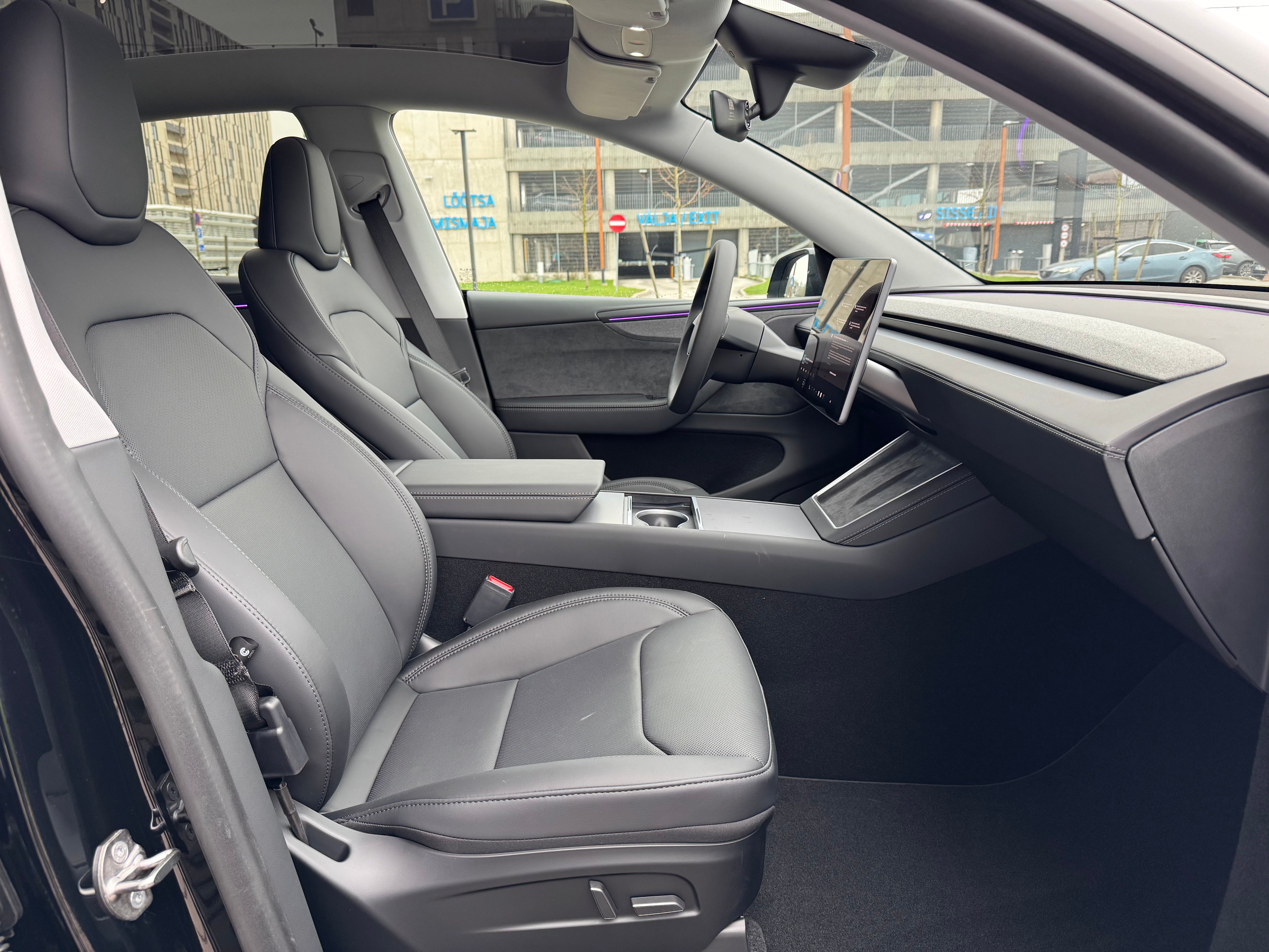 Tesla Model Y Long Range 2025