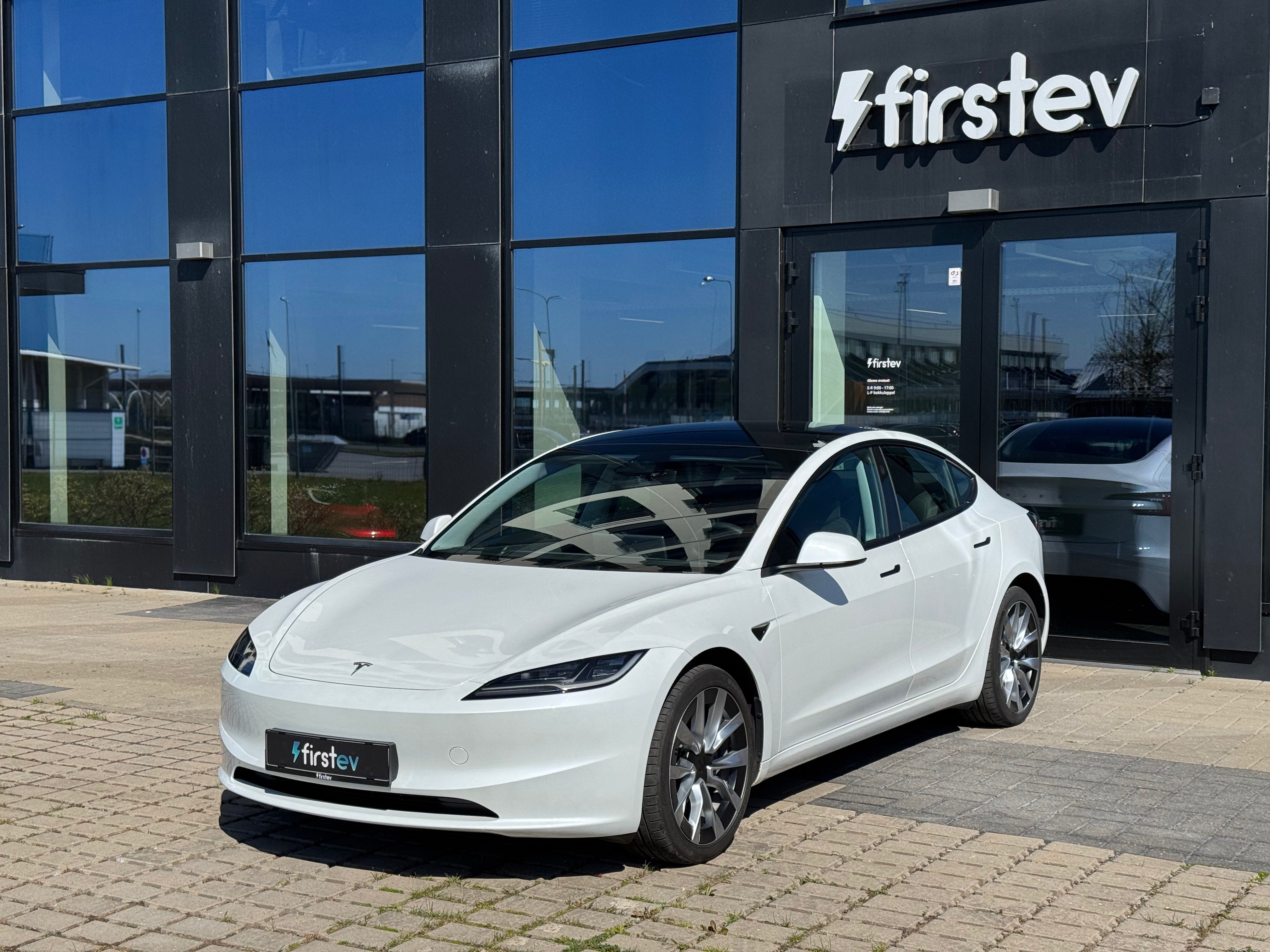 Tesla Model 3 Long Range 2024