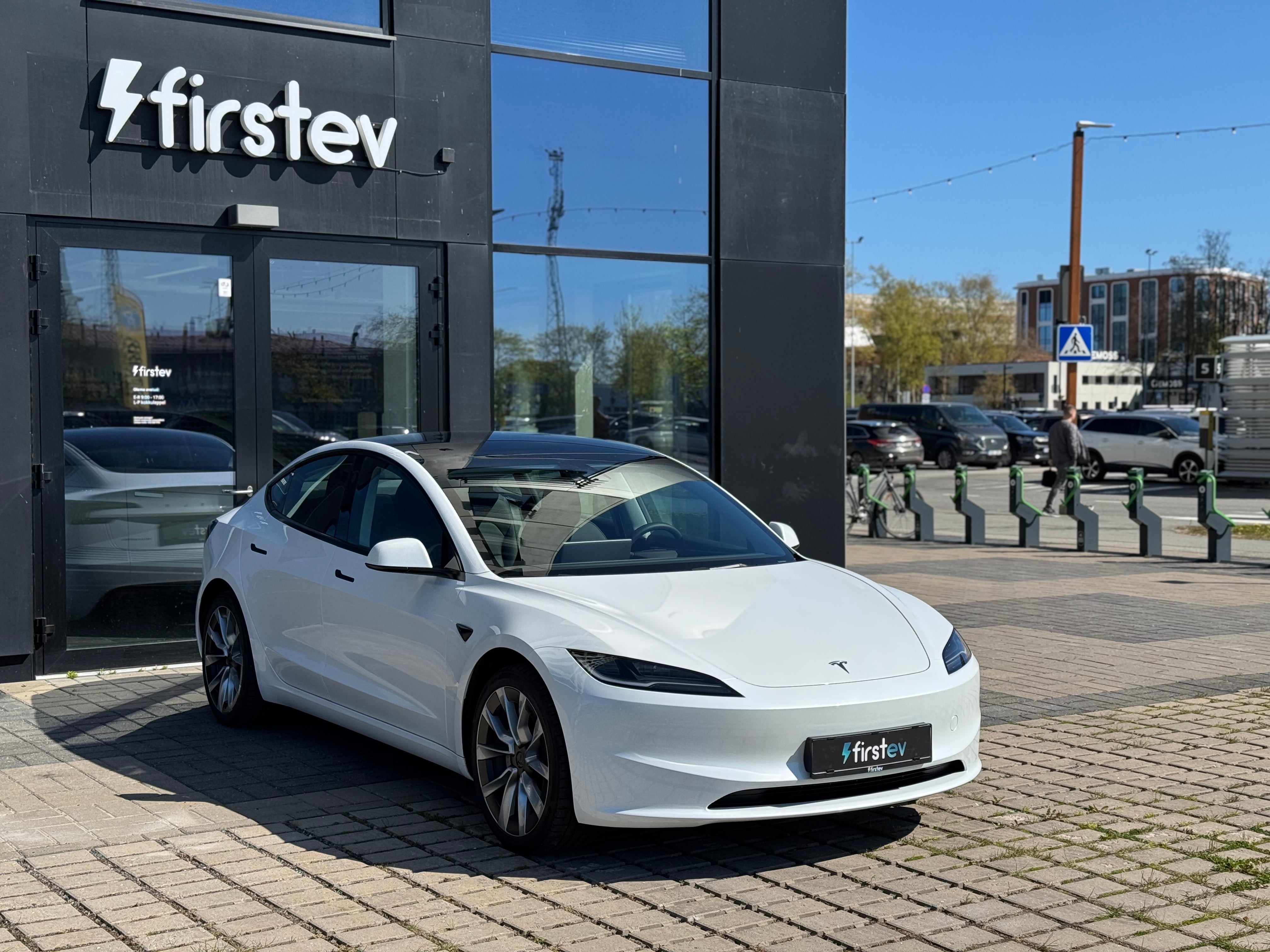 Tesla Model 3 Long Range 2024