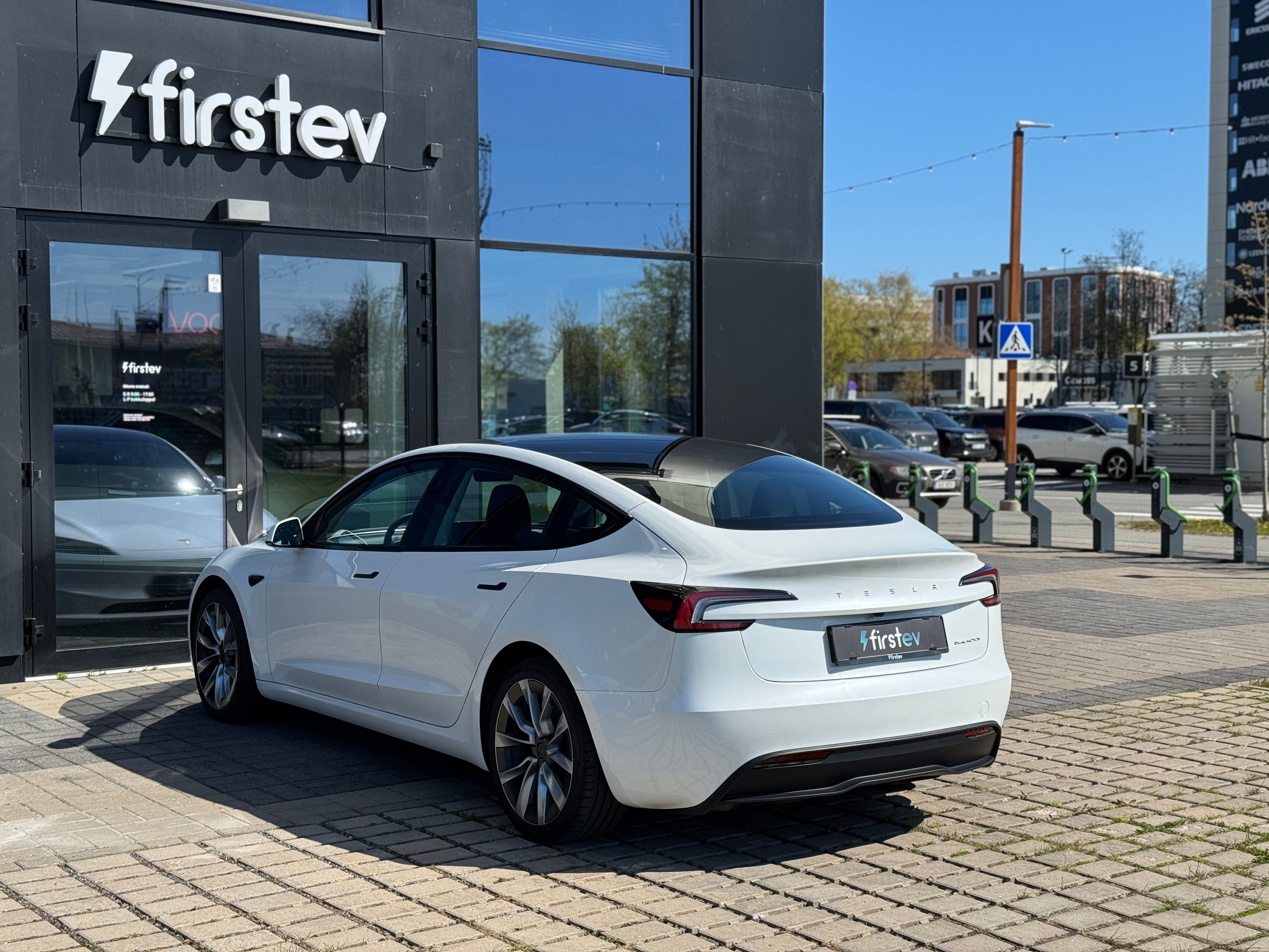 Tesla Model 3 Long Range 2024