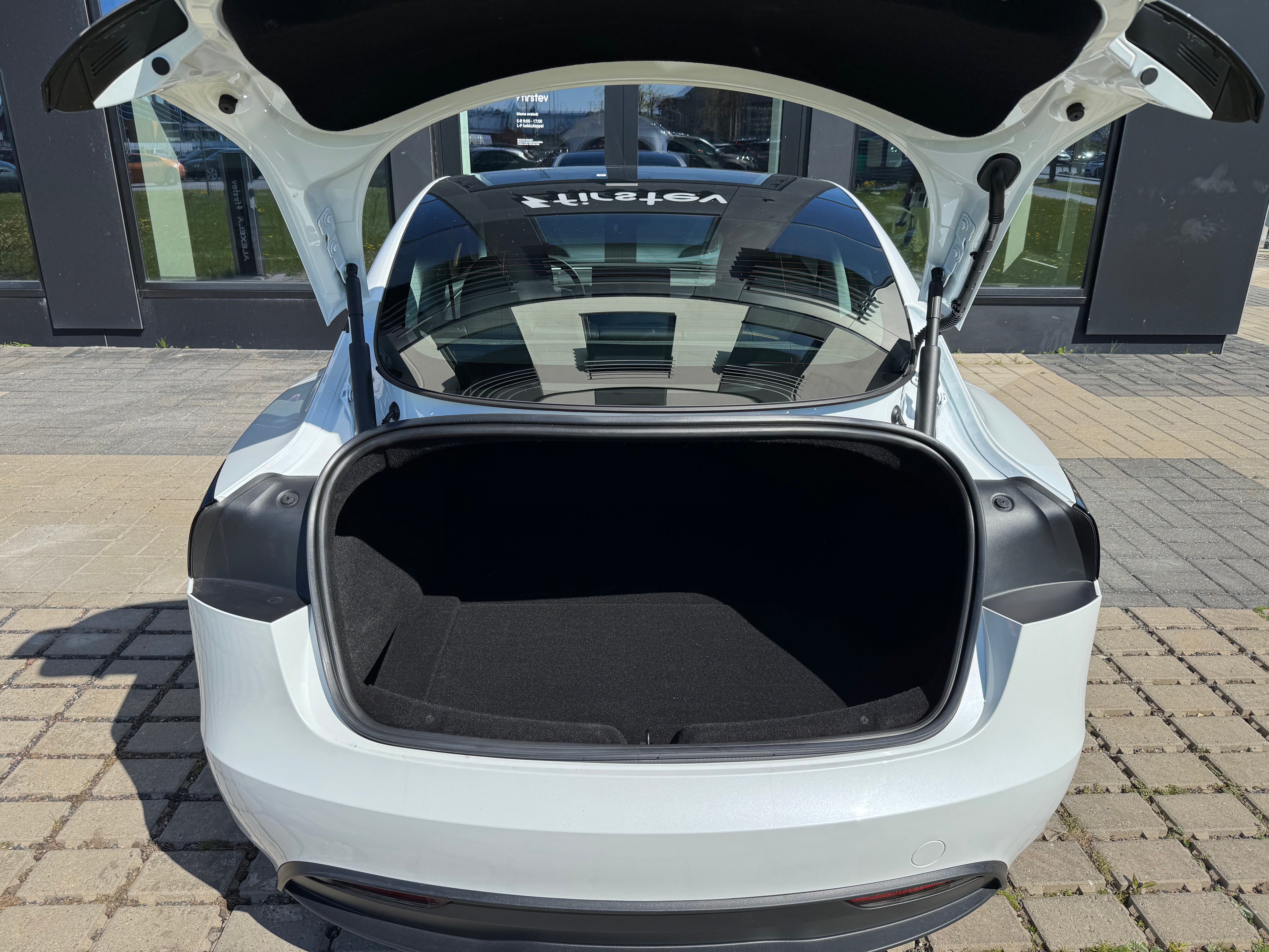 Tesla Model 3 Long Range 2024