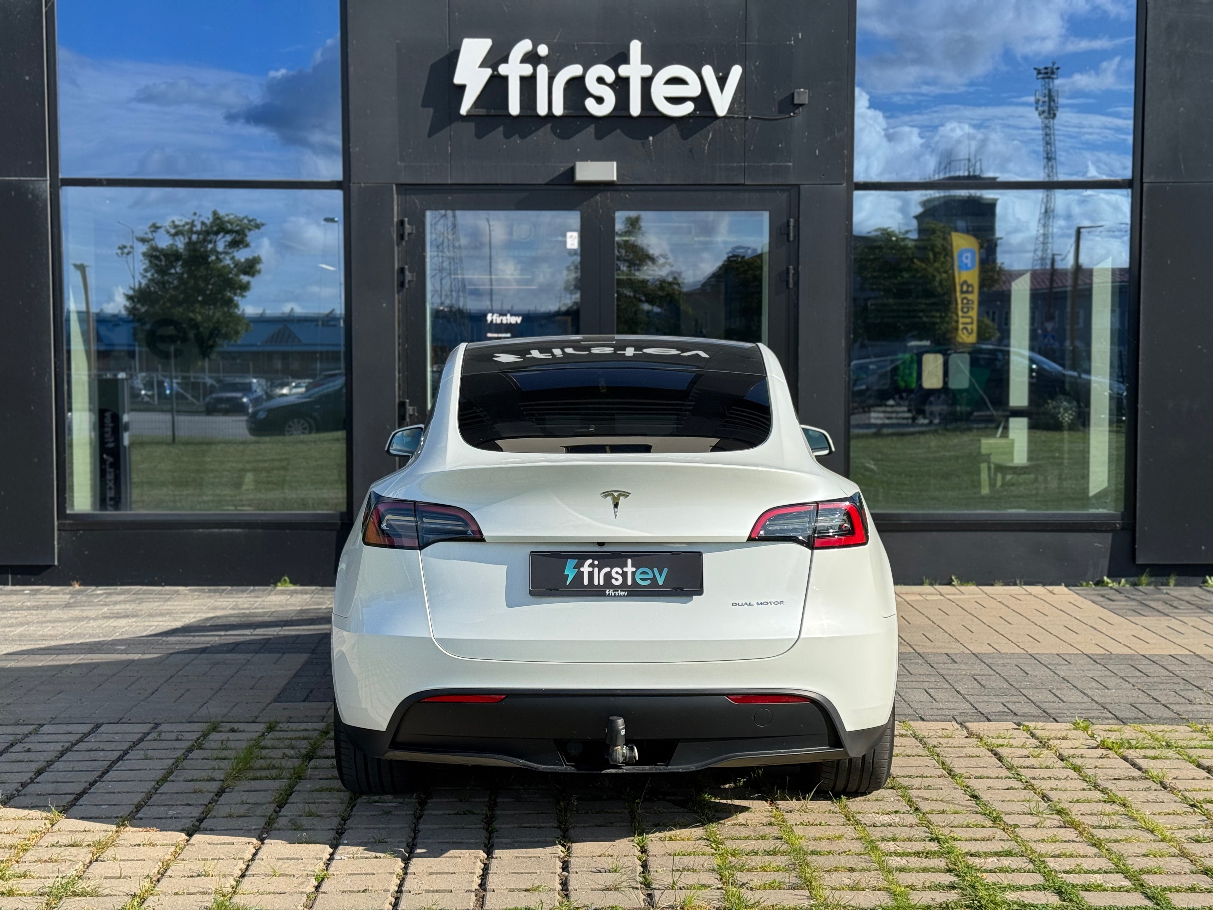 Tesla Model Y Long Range AWD 2023