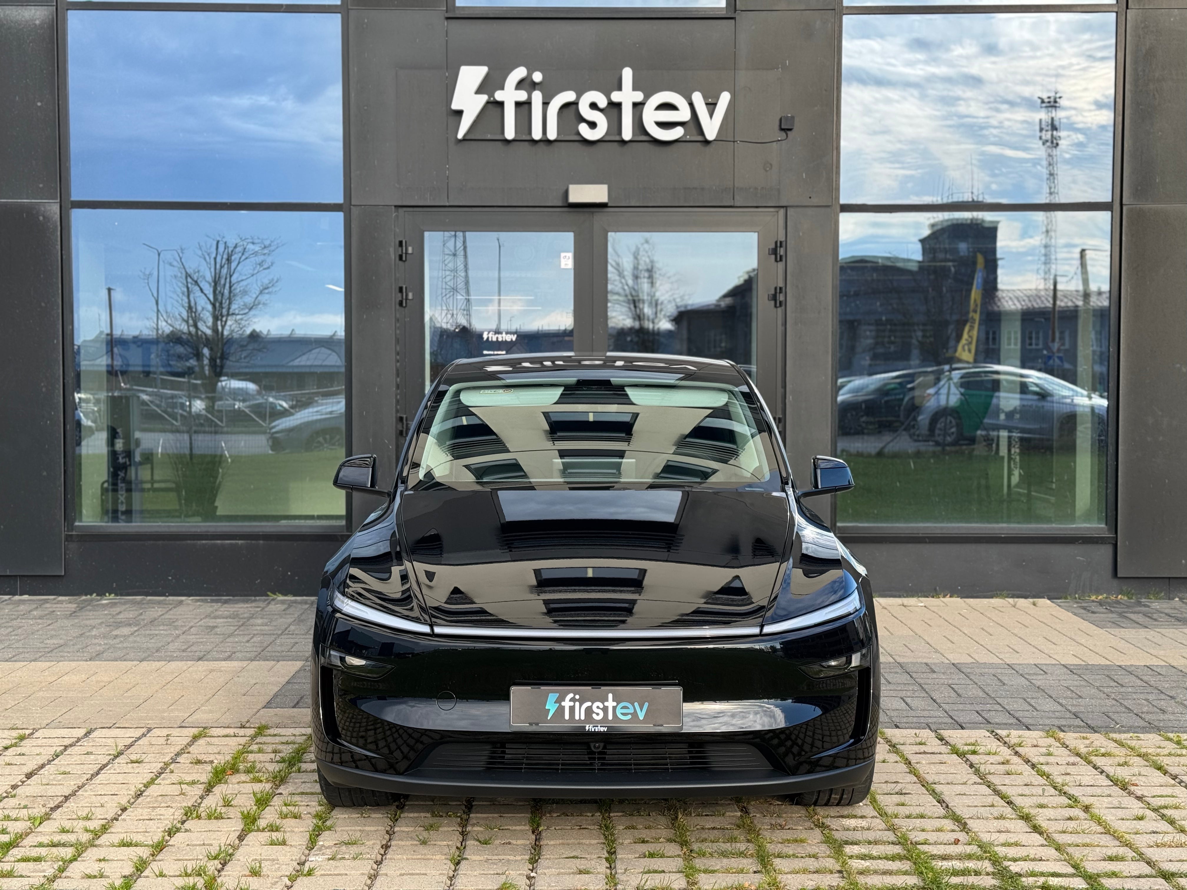 Tesla Model Y Long Range AWD 2025