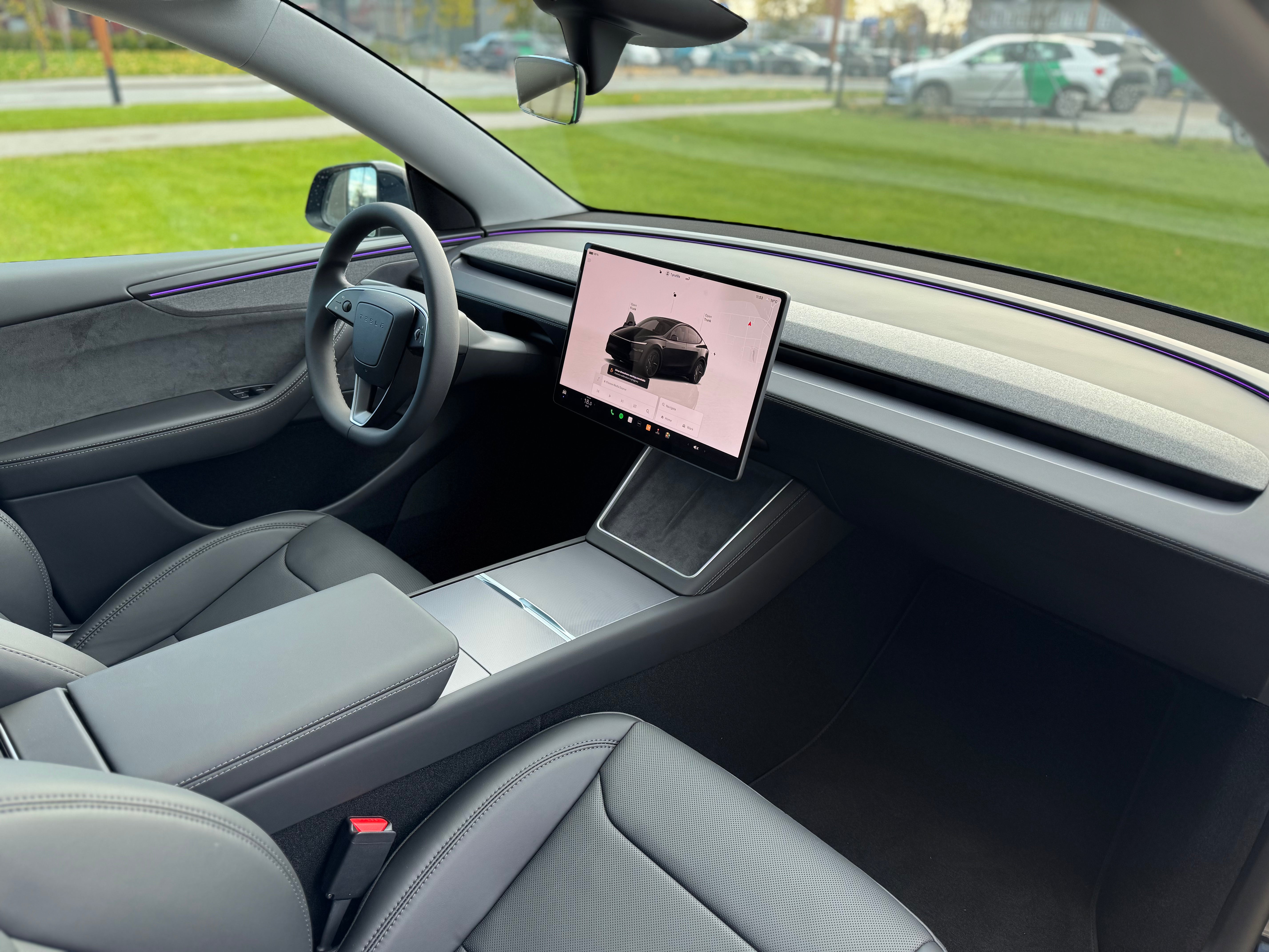 Tesla Model Y Long Range AWD 2025