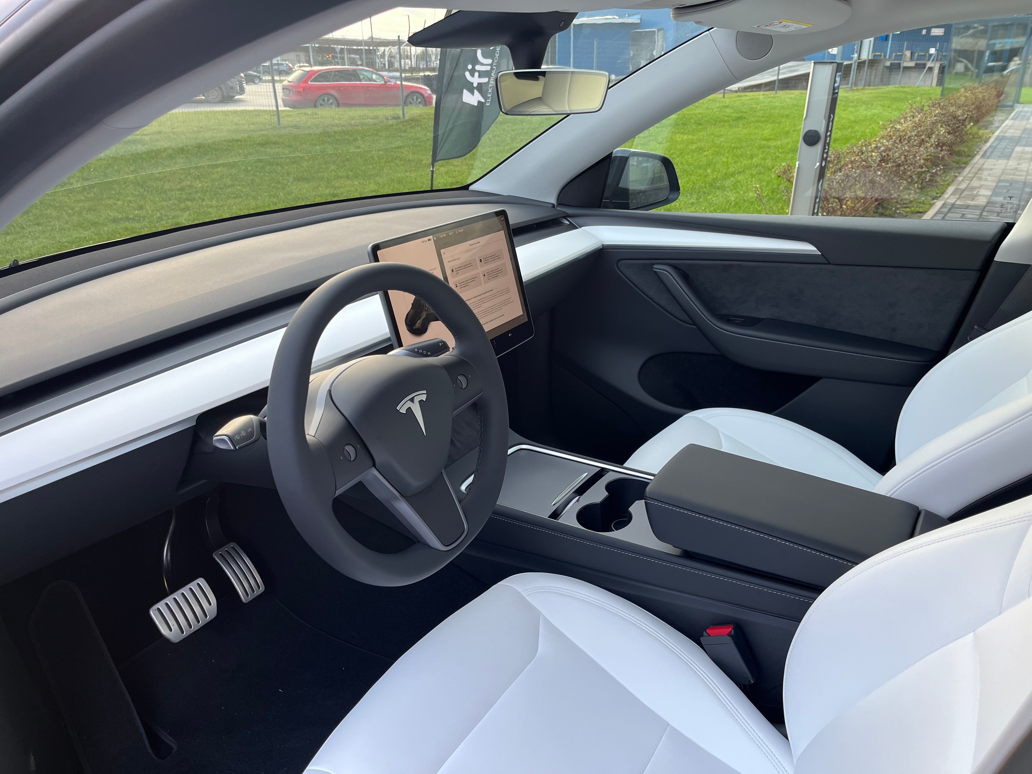 Tesla Model Y Performance 2024