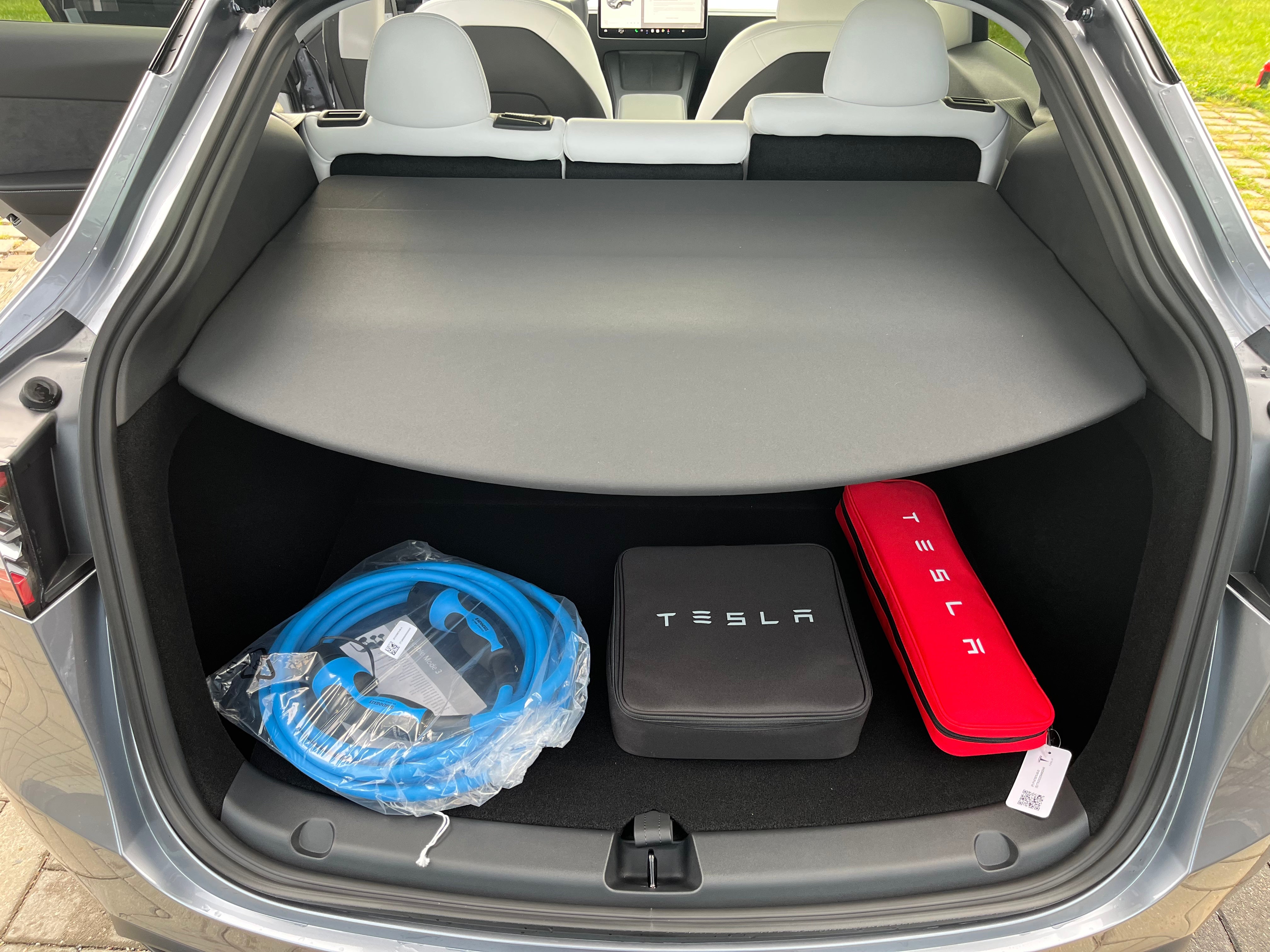 Tesla Model Y Long Range 2024