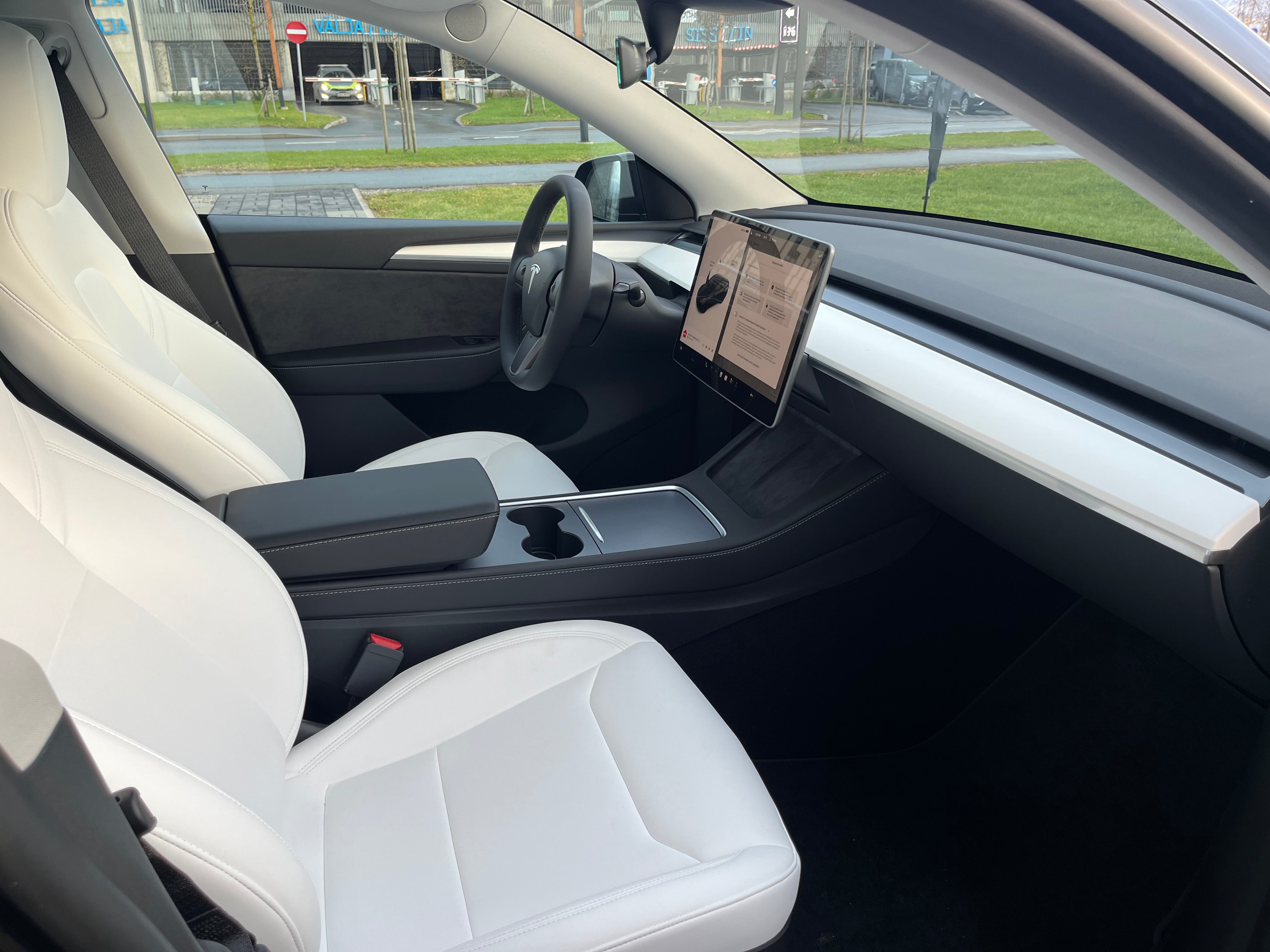 Tesla Model Y Performance 2024