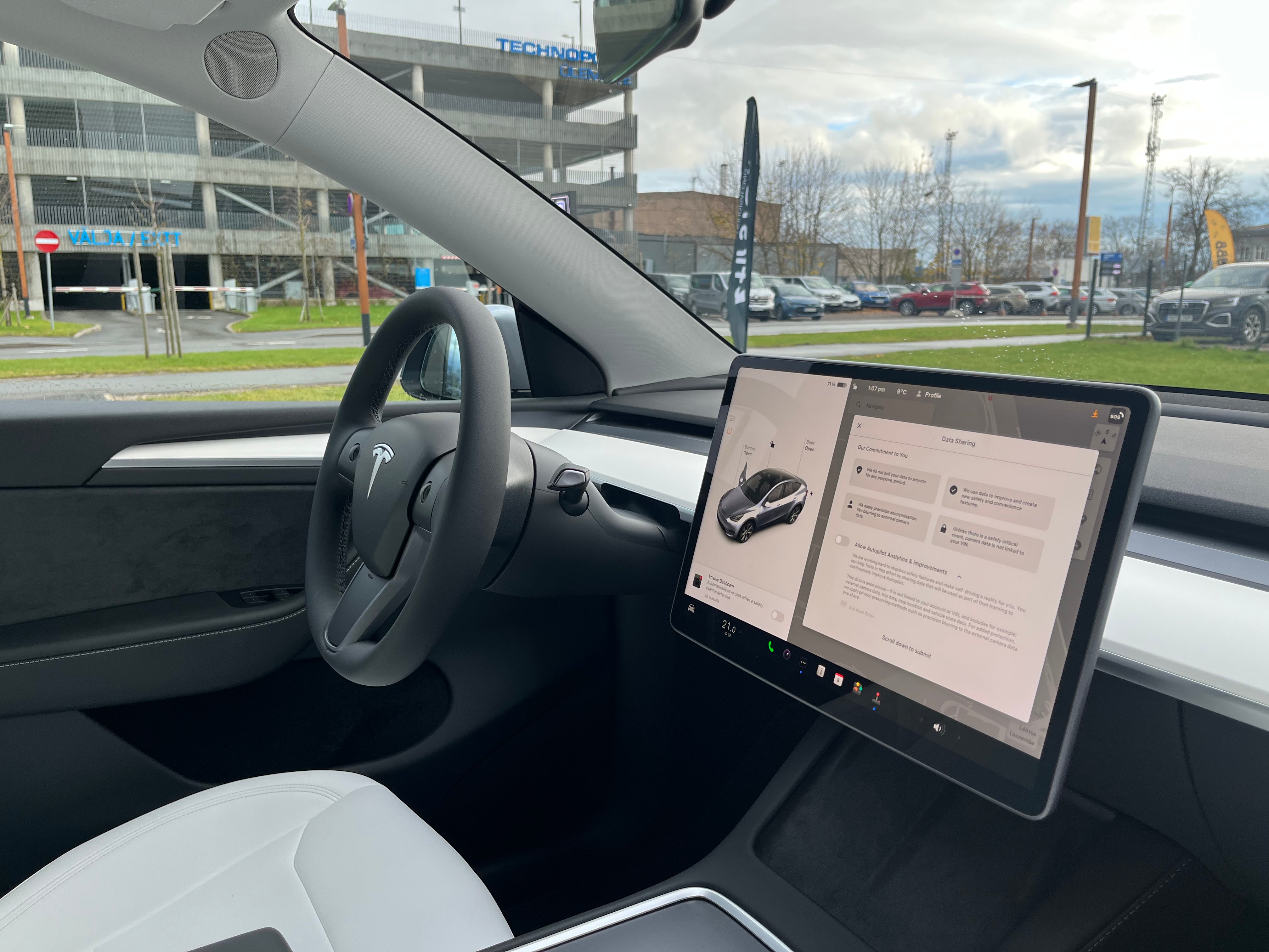 Tesla Model Y Long Range 2024