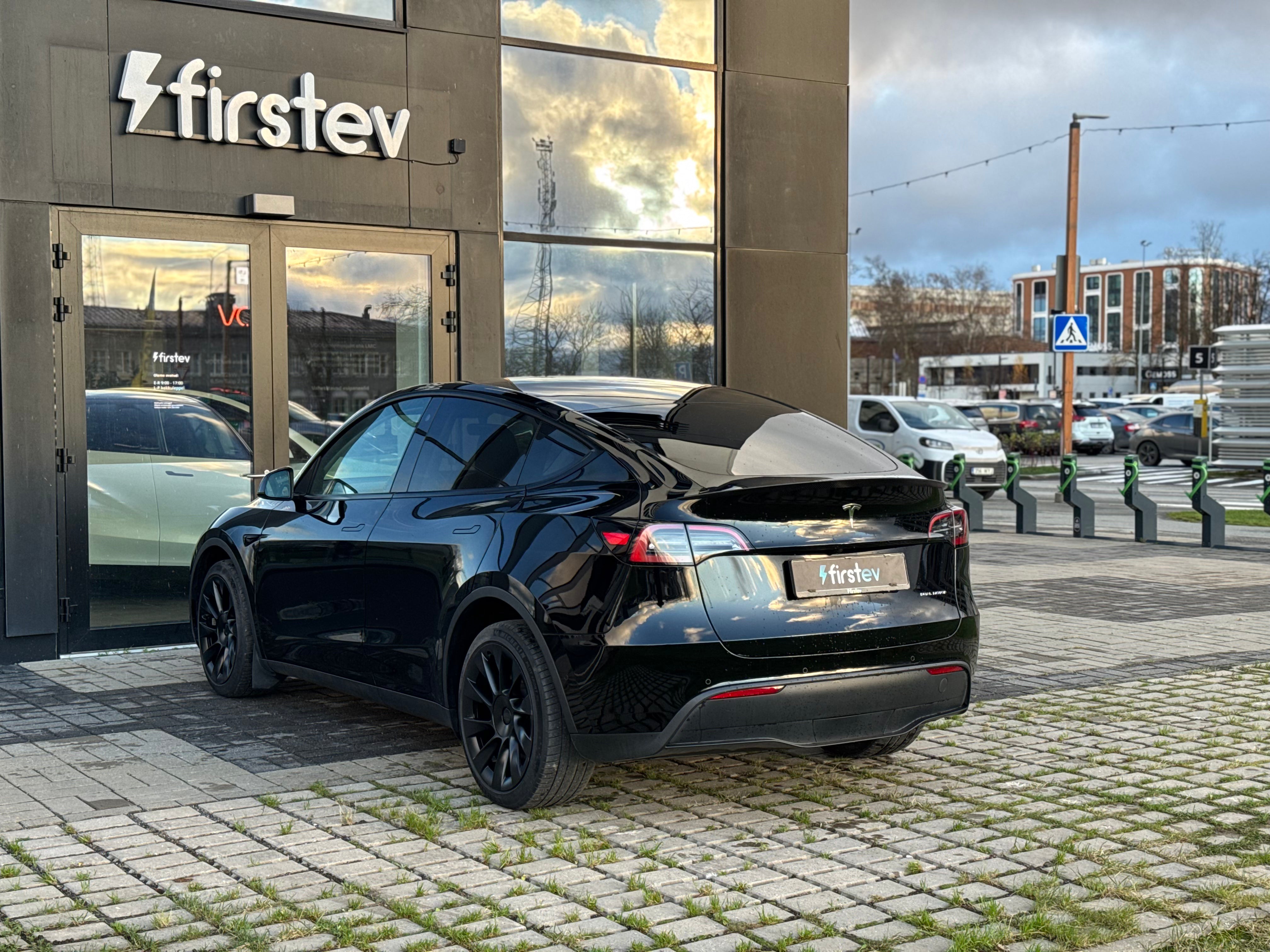 Tesla Model Y Long Range 2022
